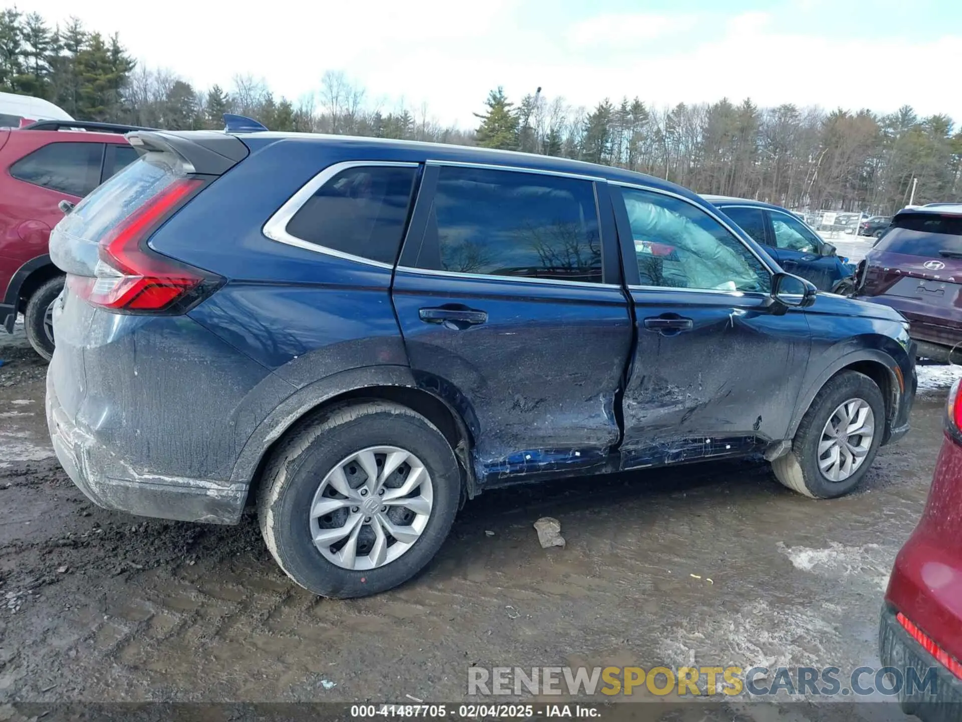 13 Photograph of a damaged car 2HKRS4H24SH410952 HONDA CR-V 2025