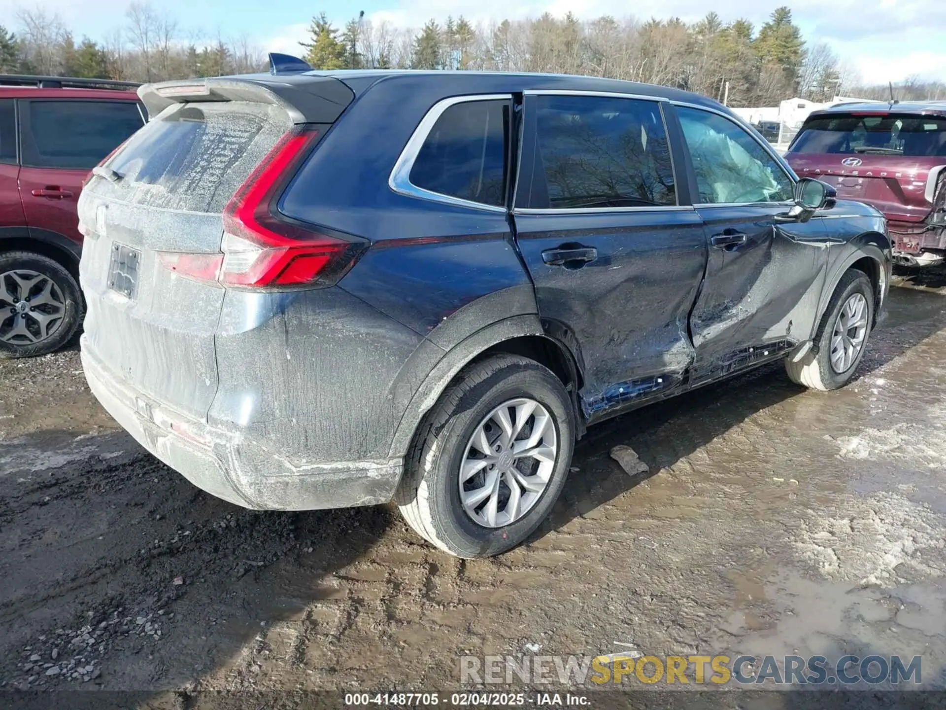 4 Photograph of a damaged car 2HKRS4H24SH410952 HONDA CR-V 2025