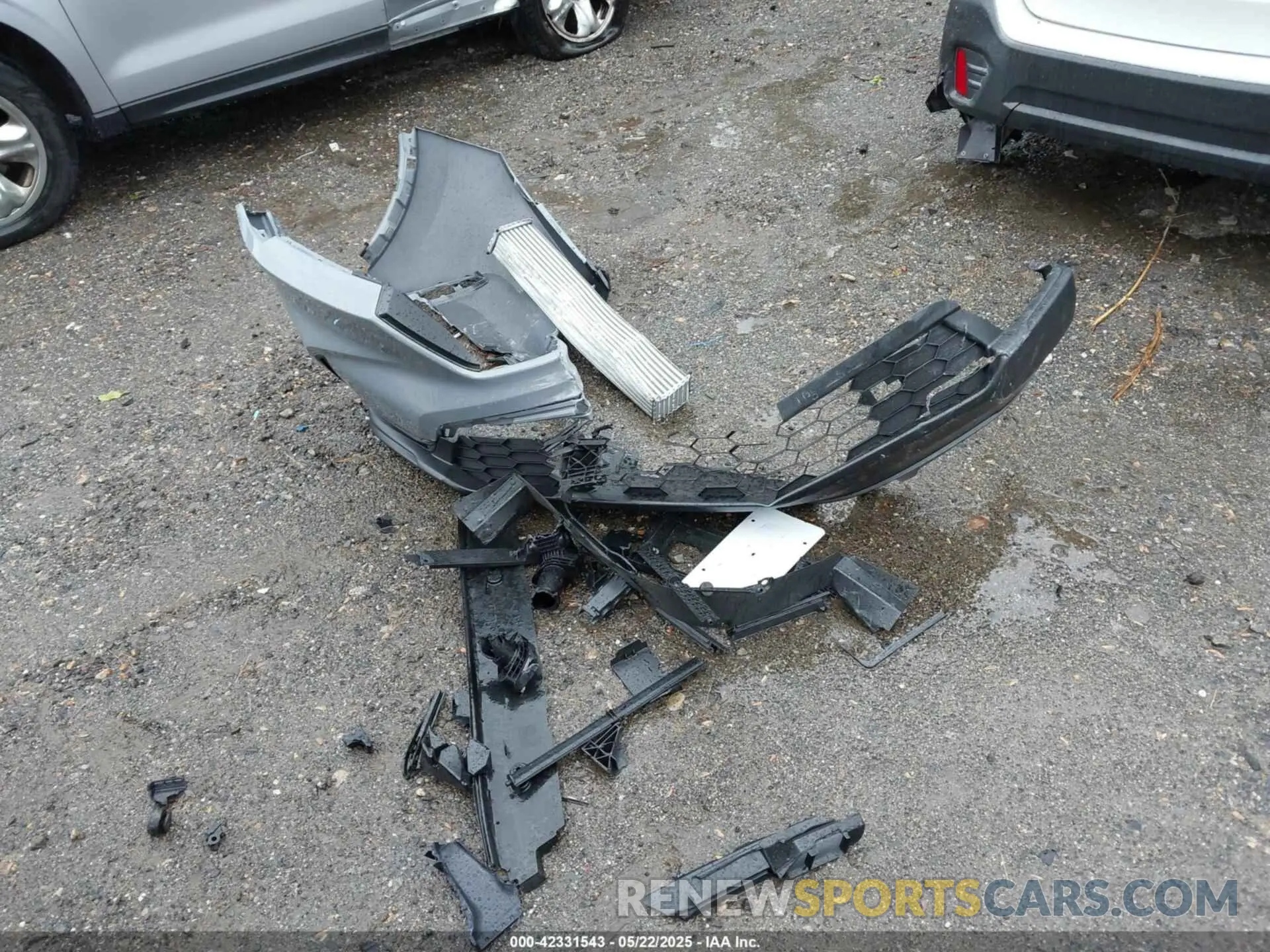 12 Photograph of a damaged car 2HKRS4H28SH470345 HONDA CR-V 2025
