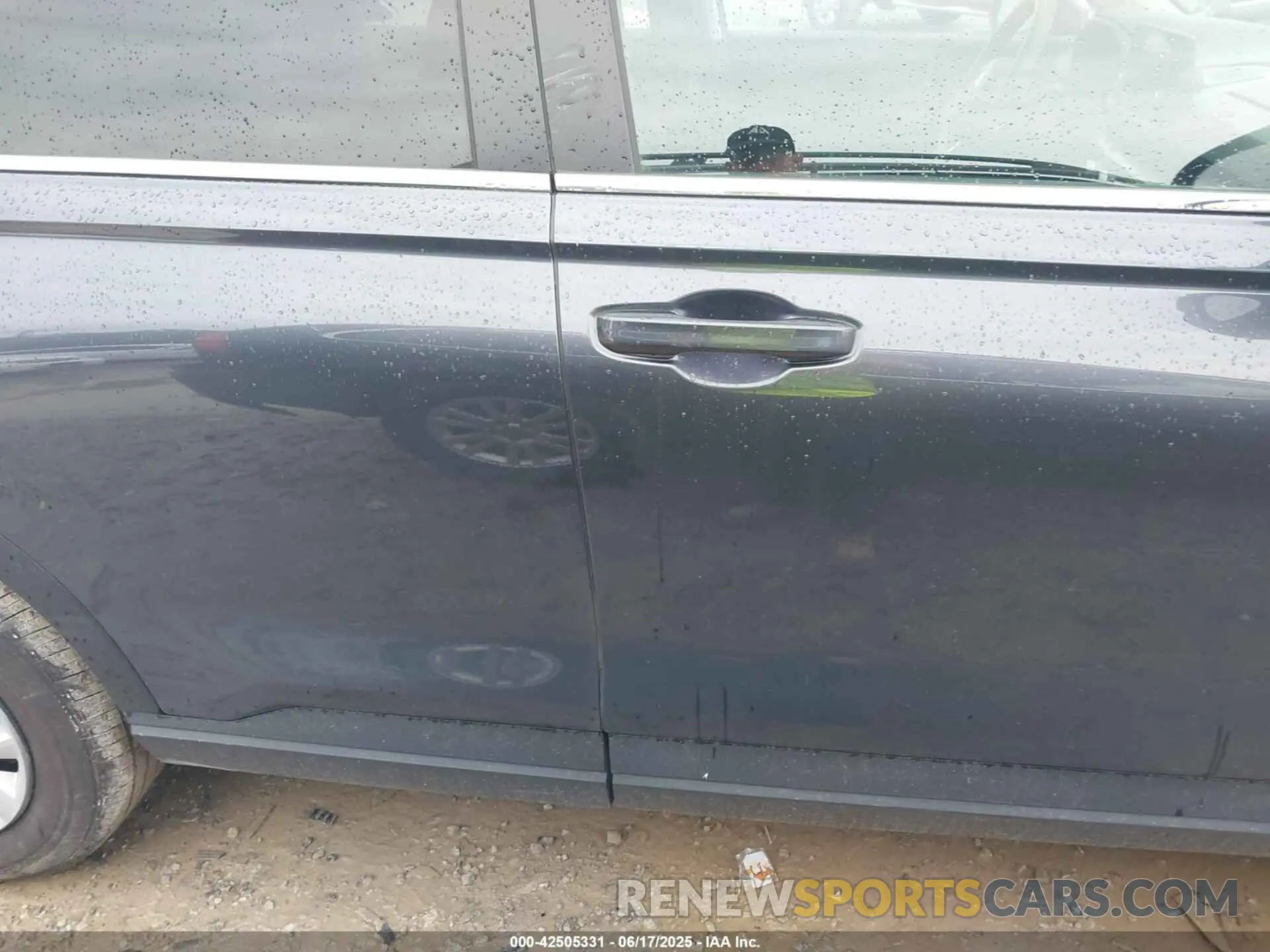 13 Photograph of a damaged car 2HKRS4H2XSH453336 HONDA CR-V 2025