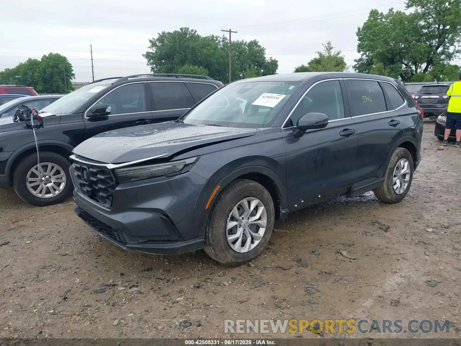 2 Photograph of a damaged car 2HKRS4H2XSH453336 HONDA CR-V 2025