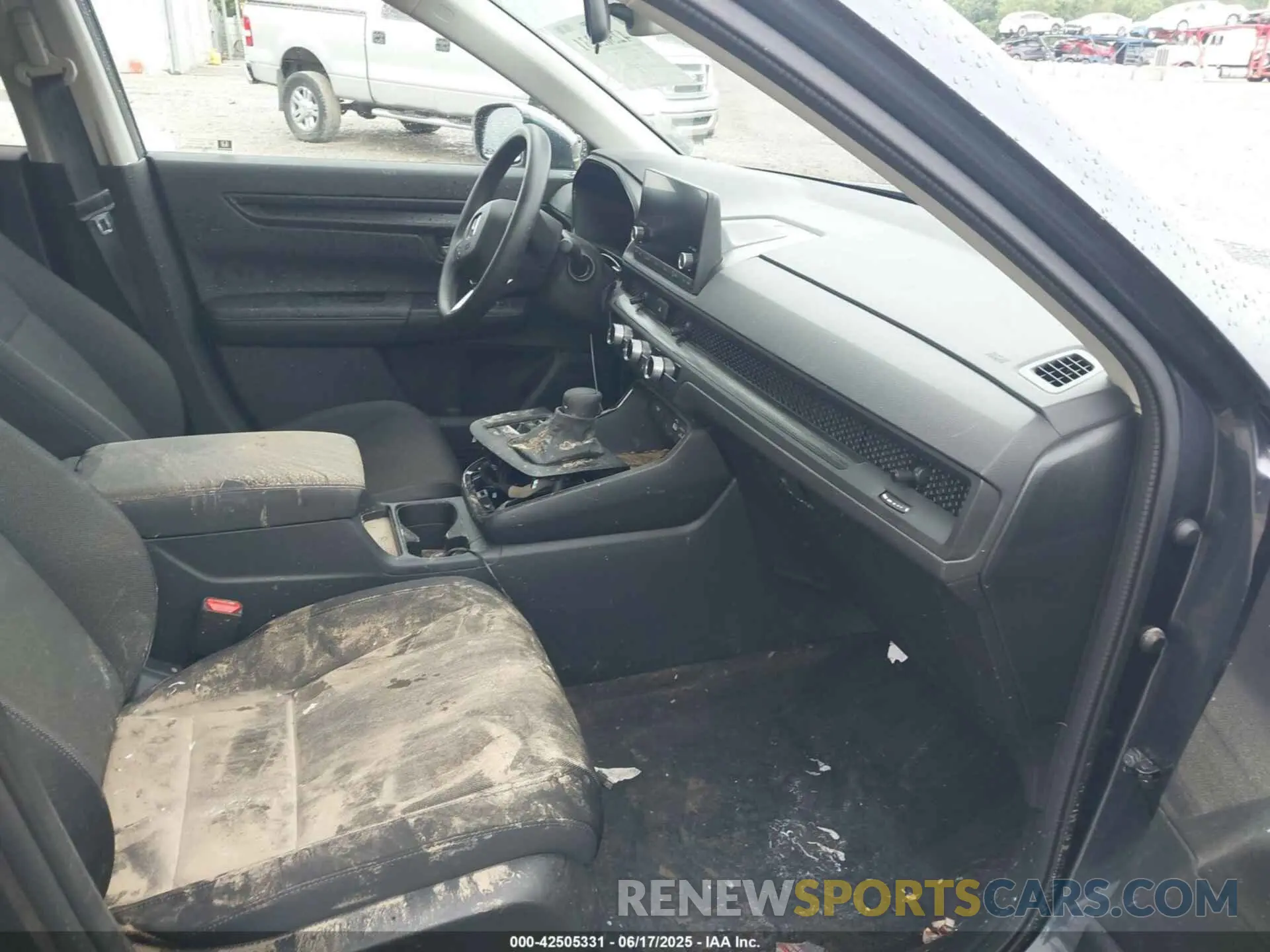 5 Photograph of a damaged car 2HKRS4H2XSH453336 HONDA CR-V 2025