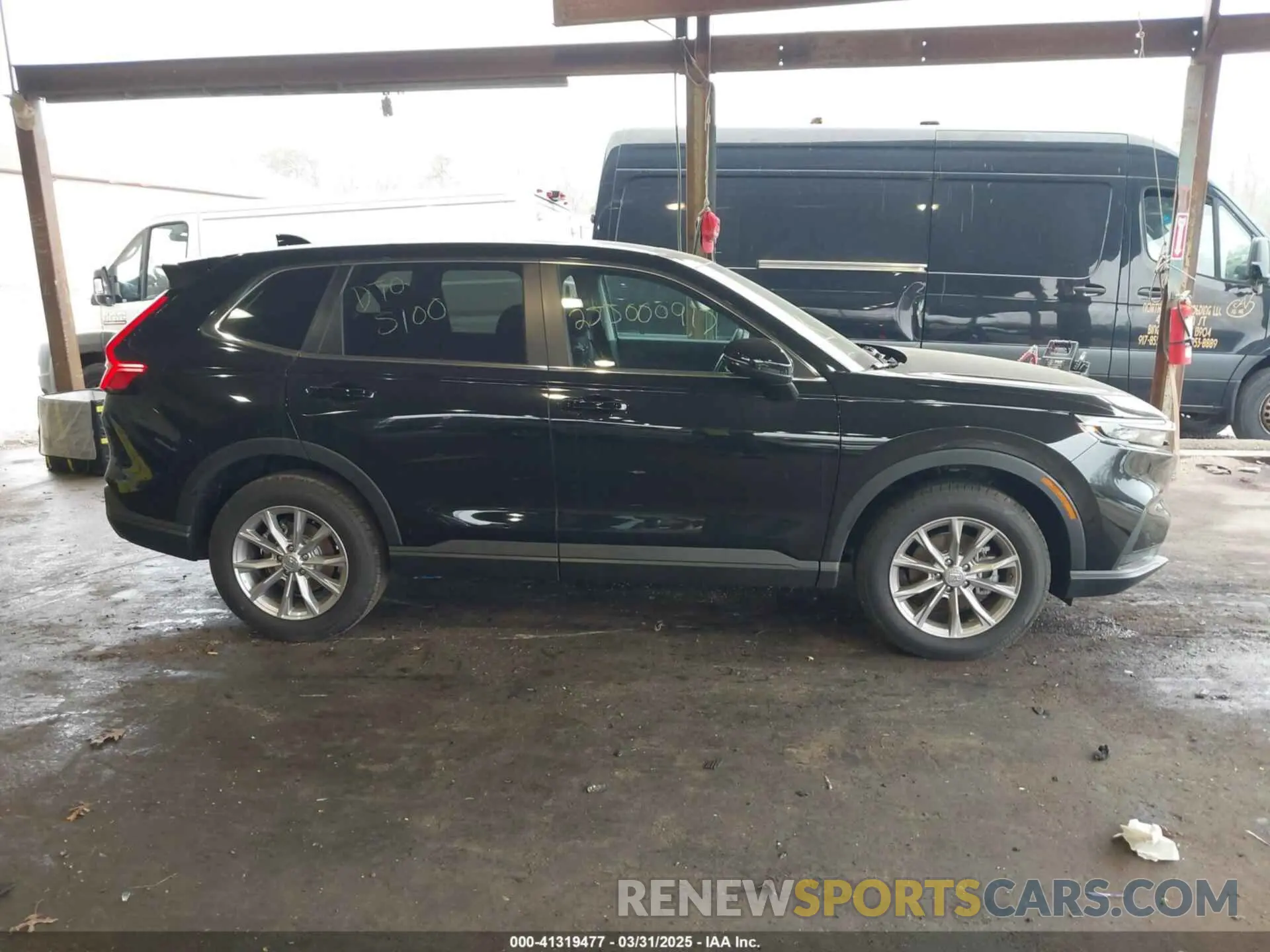 14 Photograph of a damaged car 2HKRS4H40SH444601 HONDA CR-V 2025
