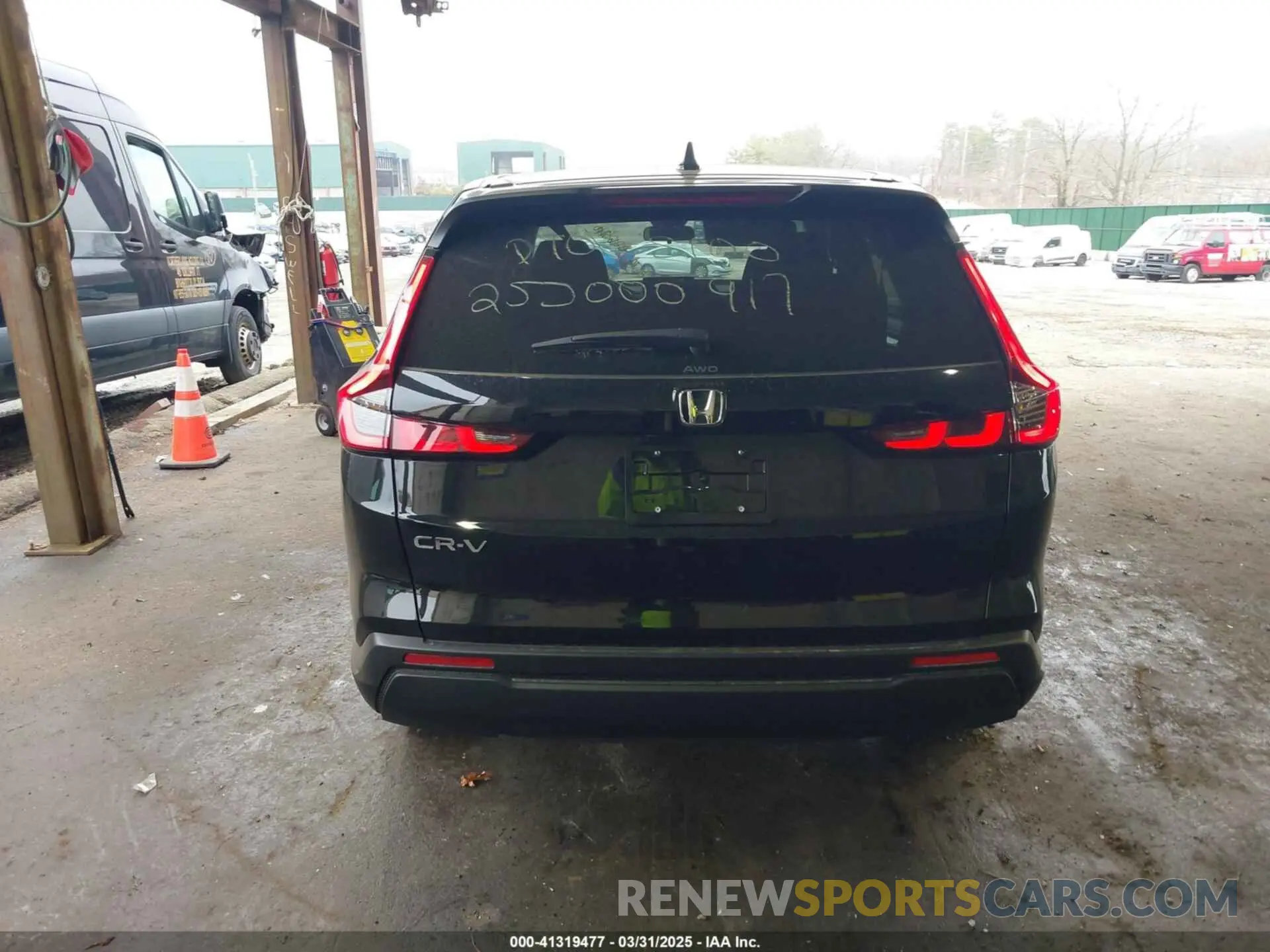 17 Photograph of a damaged car 2HKRS4H40SH444601 HONDA CR-V 2025