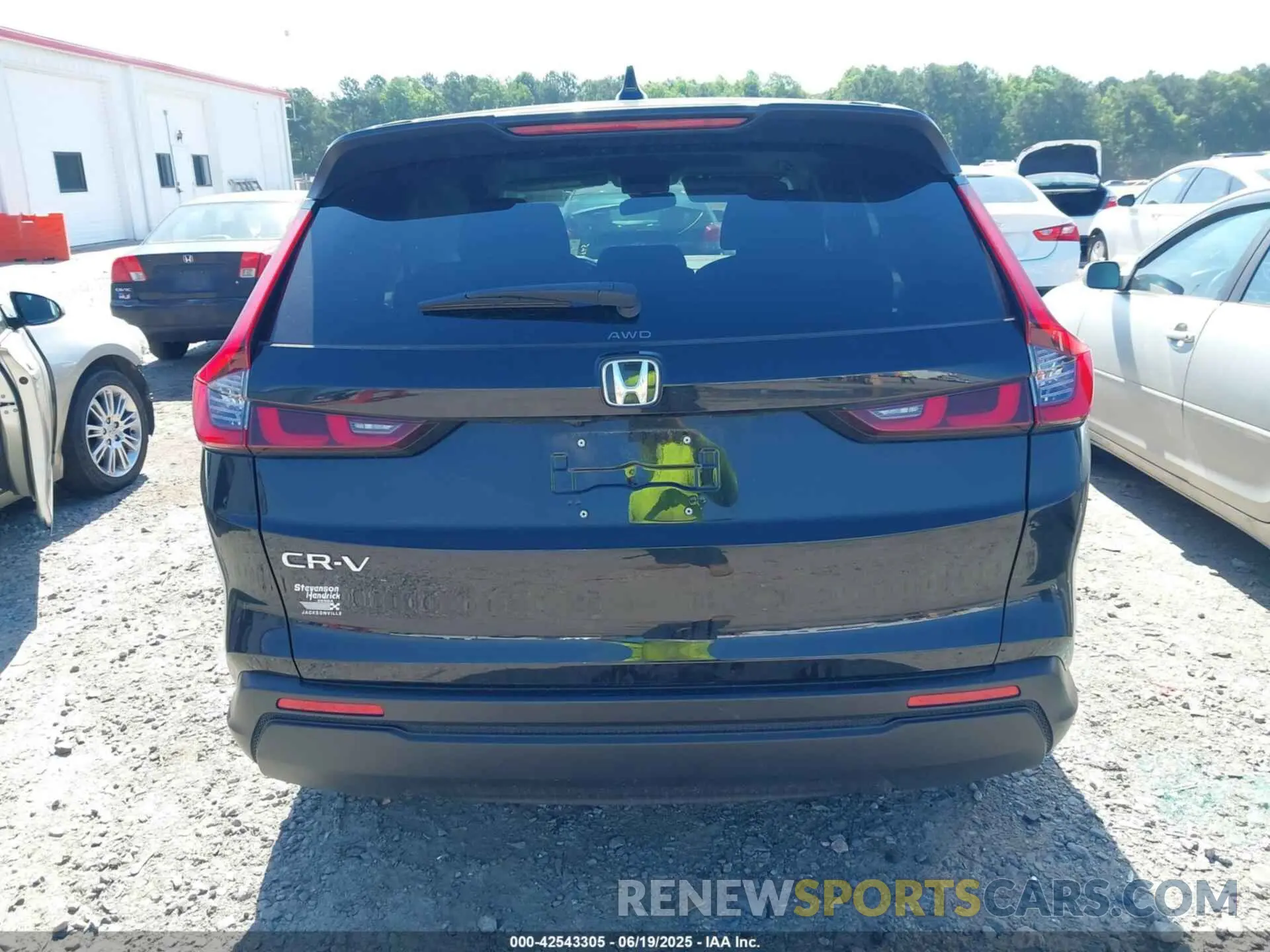 17 Photograph of a damaged car 2HKRS4H41SH444560 HONDA CR-V 2025