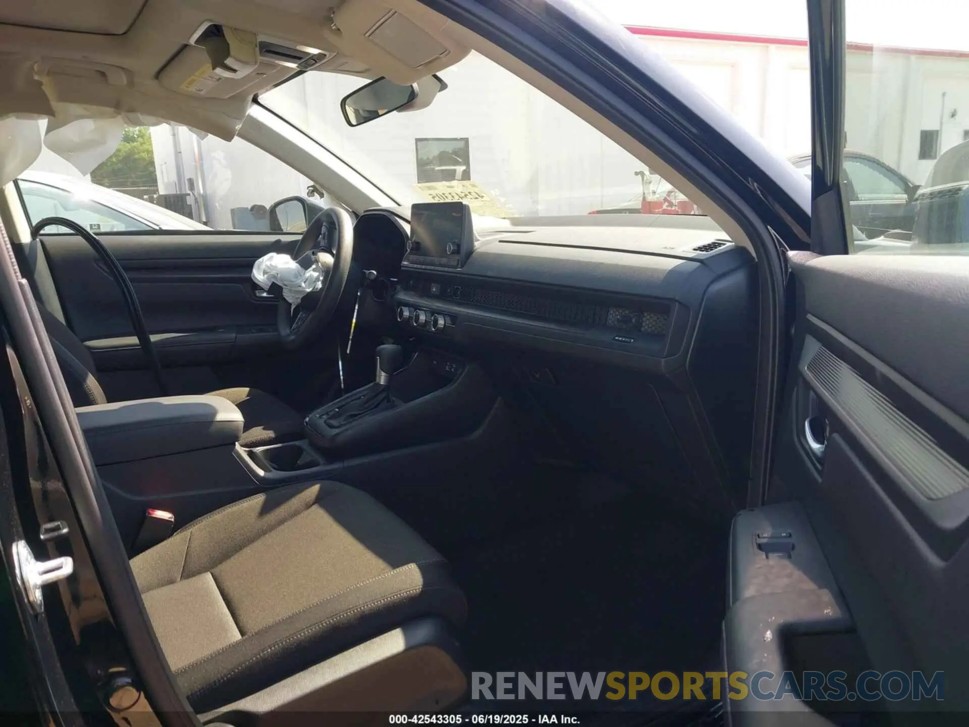 5 Photograph of a damaged car 2HKRS4H41SH444560 HONDA CR-V 2025