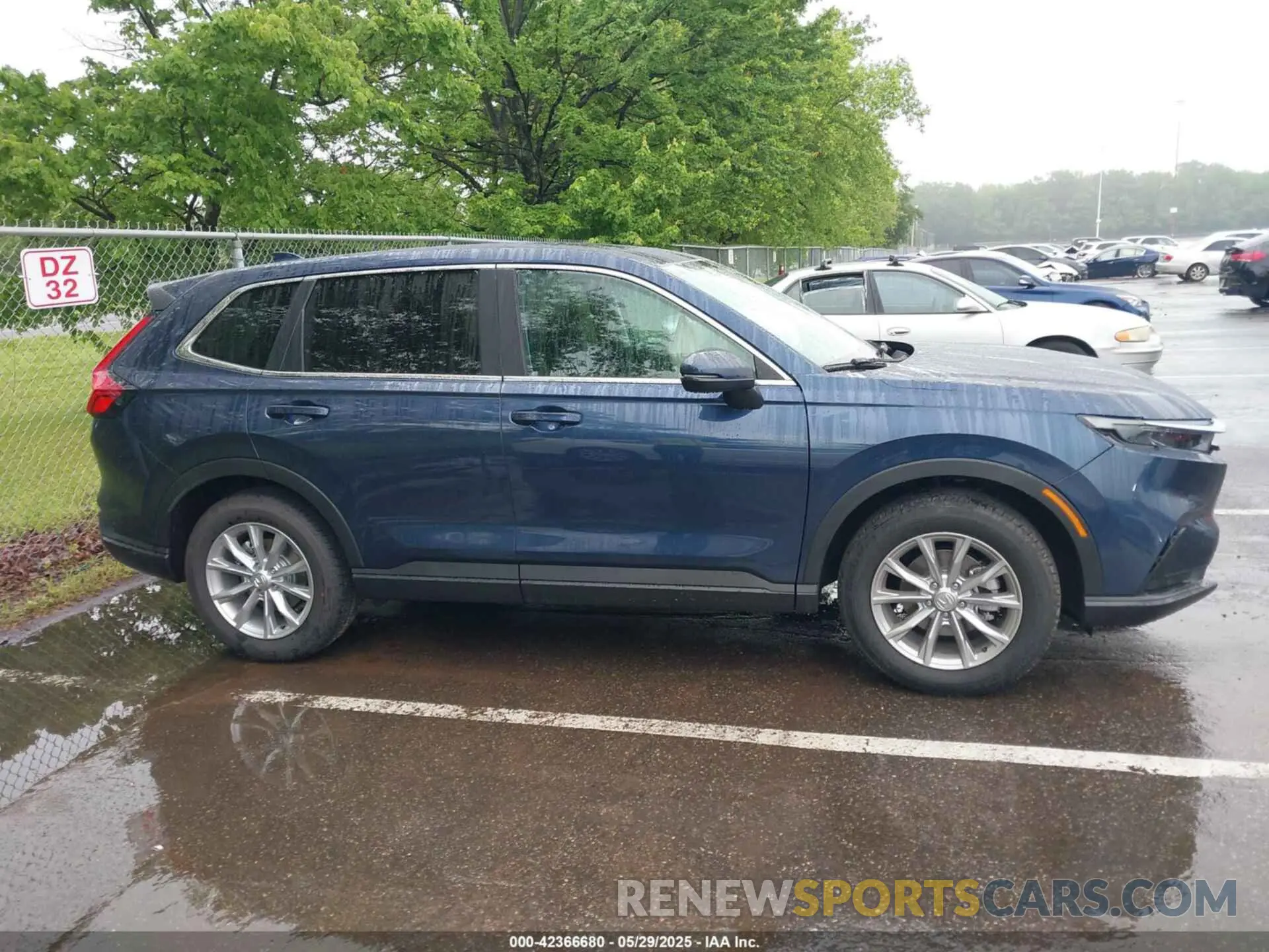 13 Photograph of a damaged car 2HKRS4H44SH489878 HONDA CR-V 2025