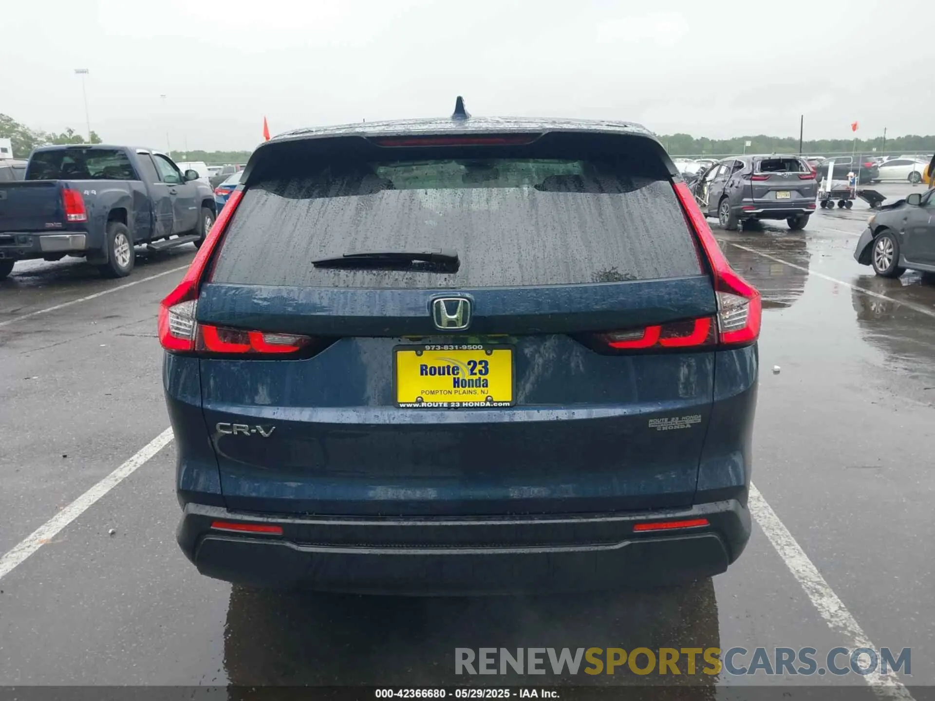 16 Photograph of a damaged car 2HKRS4H44SH489878 HONDA CR-V 2025