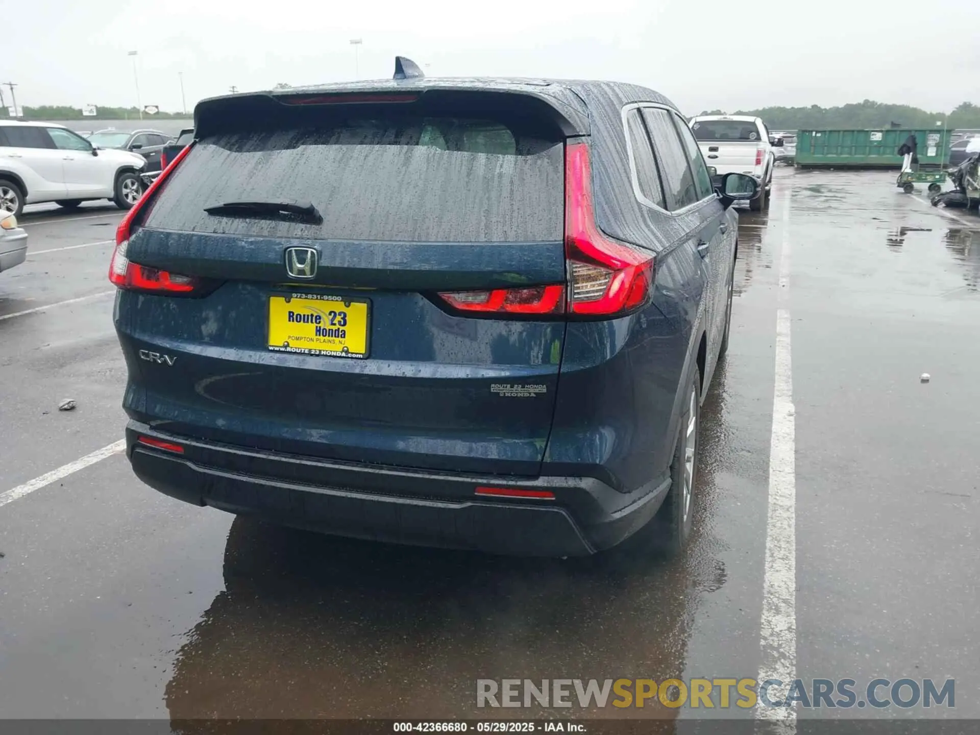 4 Photograph of a damaged car 2HKRS4H44SH489878 HONDA CR-V 2025