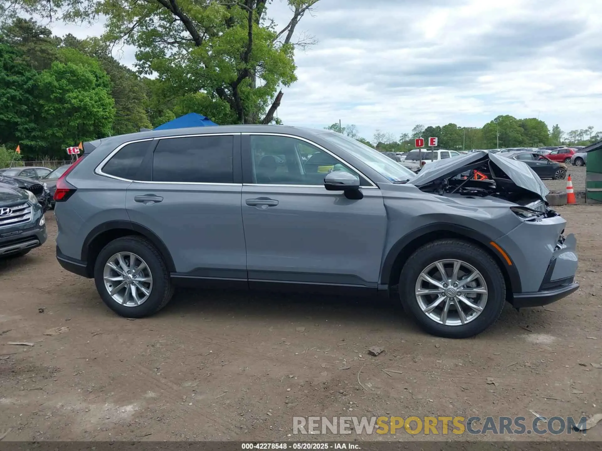 13 Photograph of a damaged car 2HKRS4H46SH472791 HONDA CR-V 2025