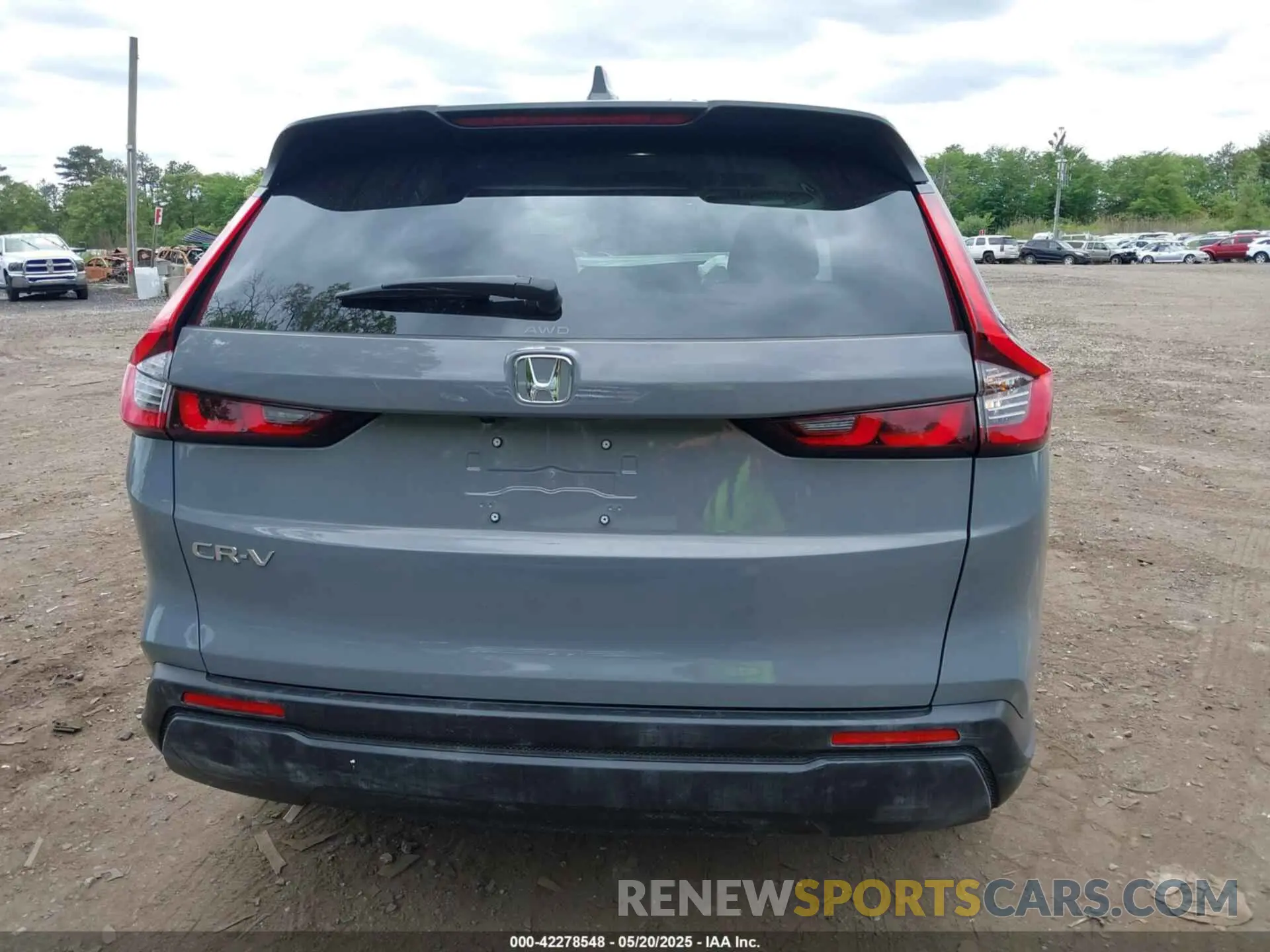 16 Photograph of a damaged car 2HKRS4H46SH472791 HONDA CR-V 2025
