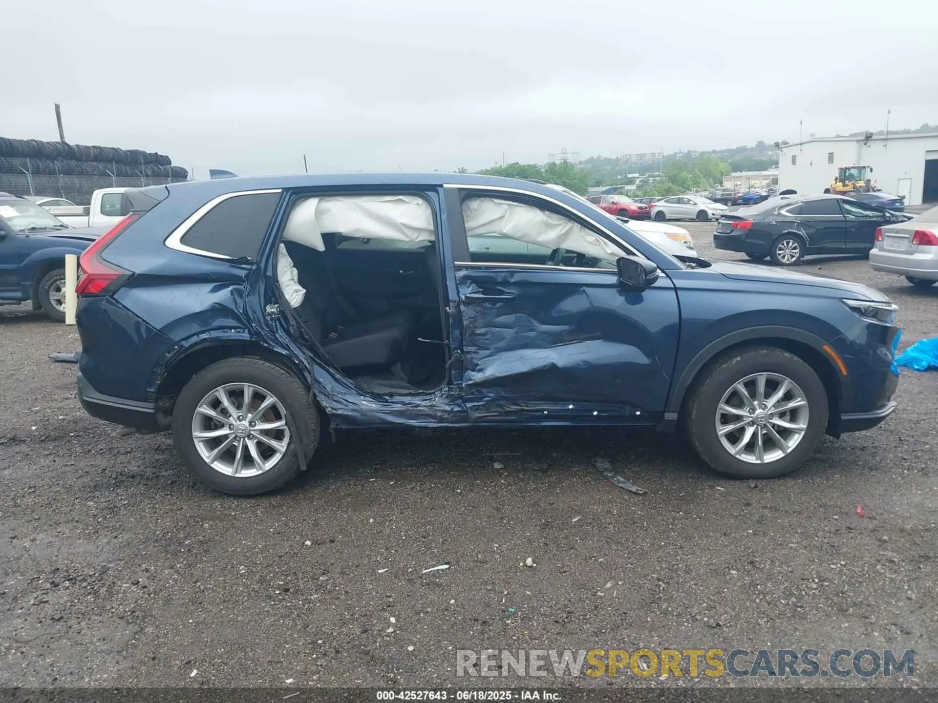 13 Photograph of a damaged car 2HKRS4H47SH435345 HONDA CR-V 2025