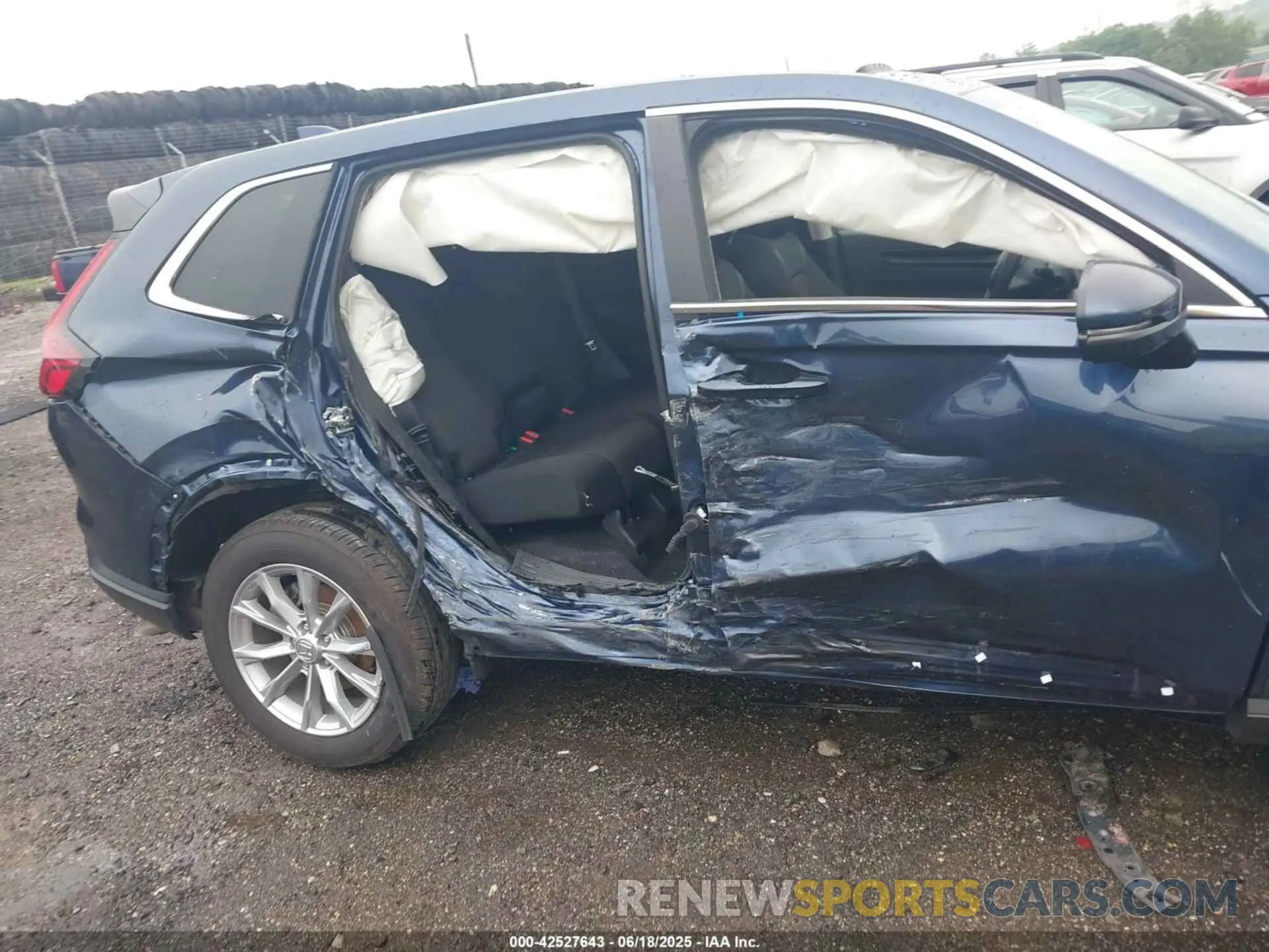 6 Photograph of a damaged car 2HKRS4H47SH435345 HONDA CR-V 2025