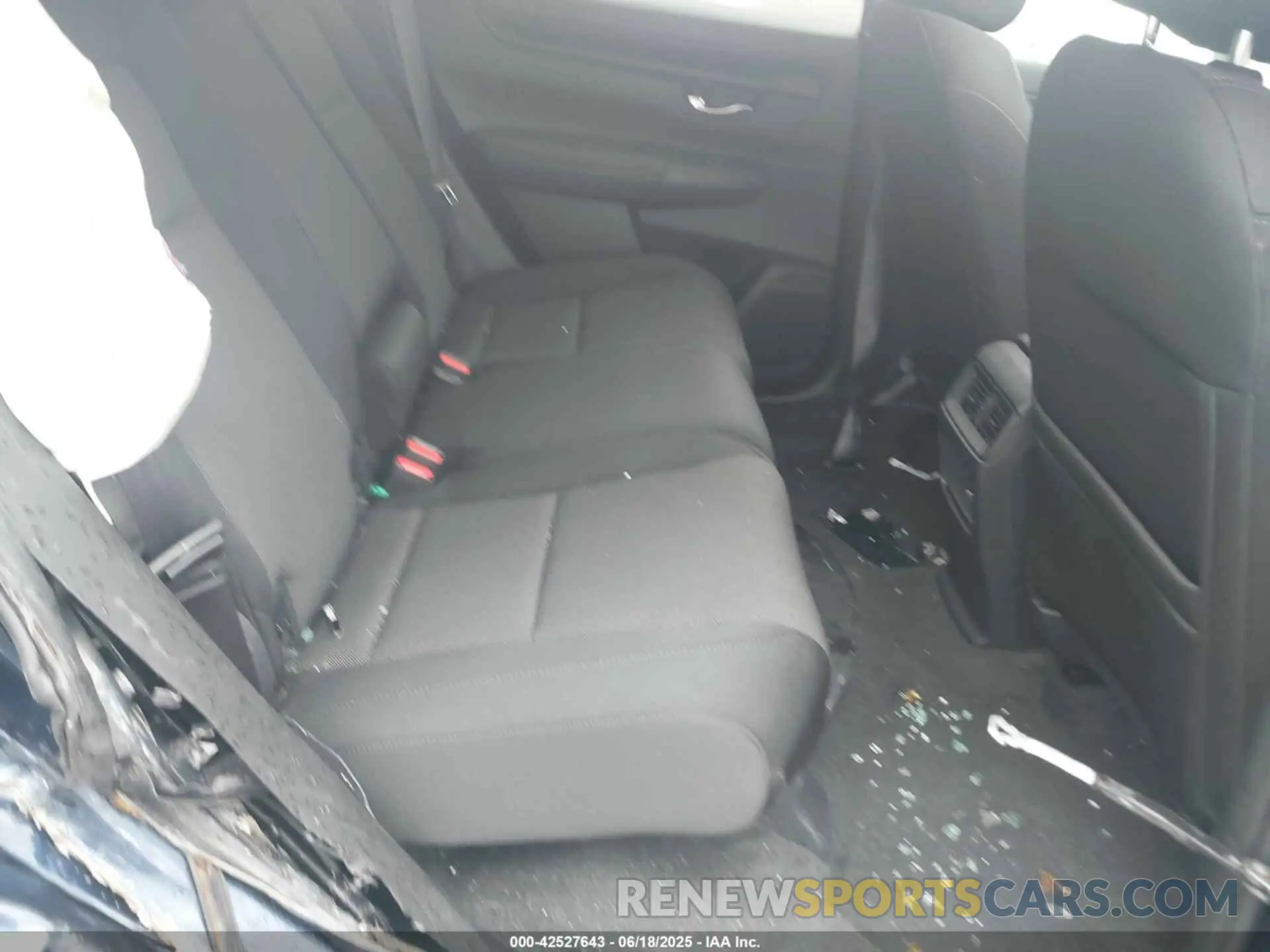 8 Photograph of a damaged car 2HKRS4H47SH435345 HONDA CR-V 2025