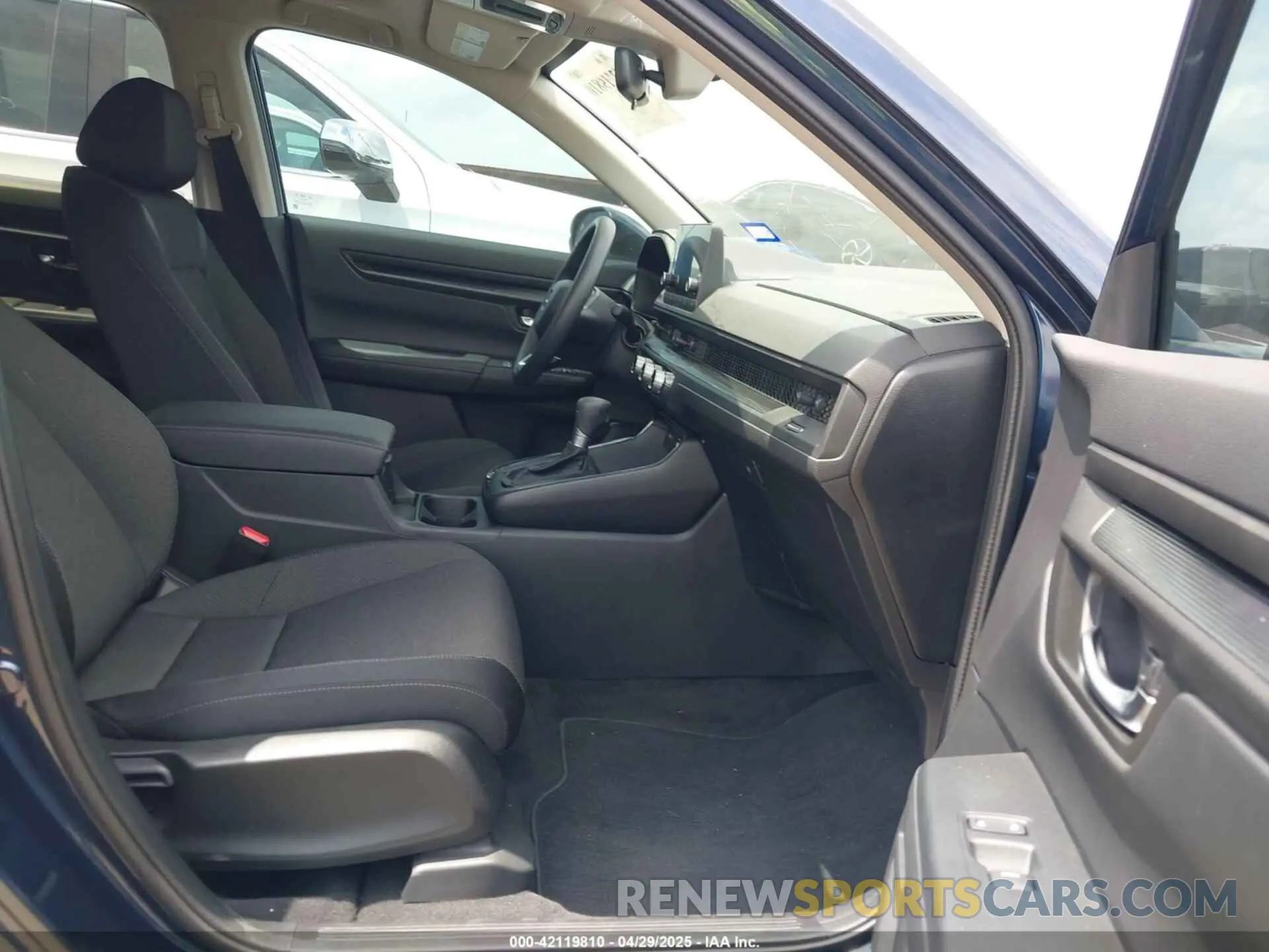 5 Photograph of a damaged car 2HKRS4H47SH446989 HONDA CR-V 2025
