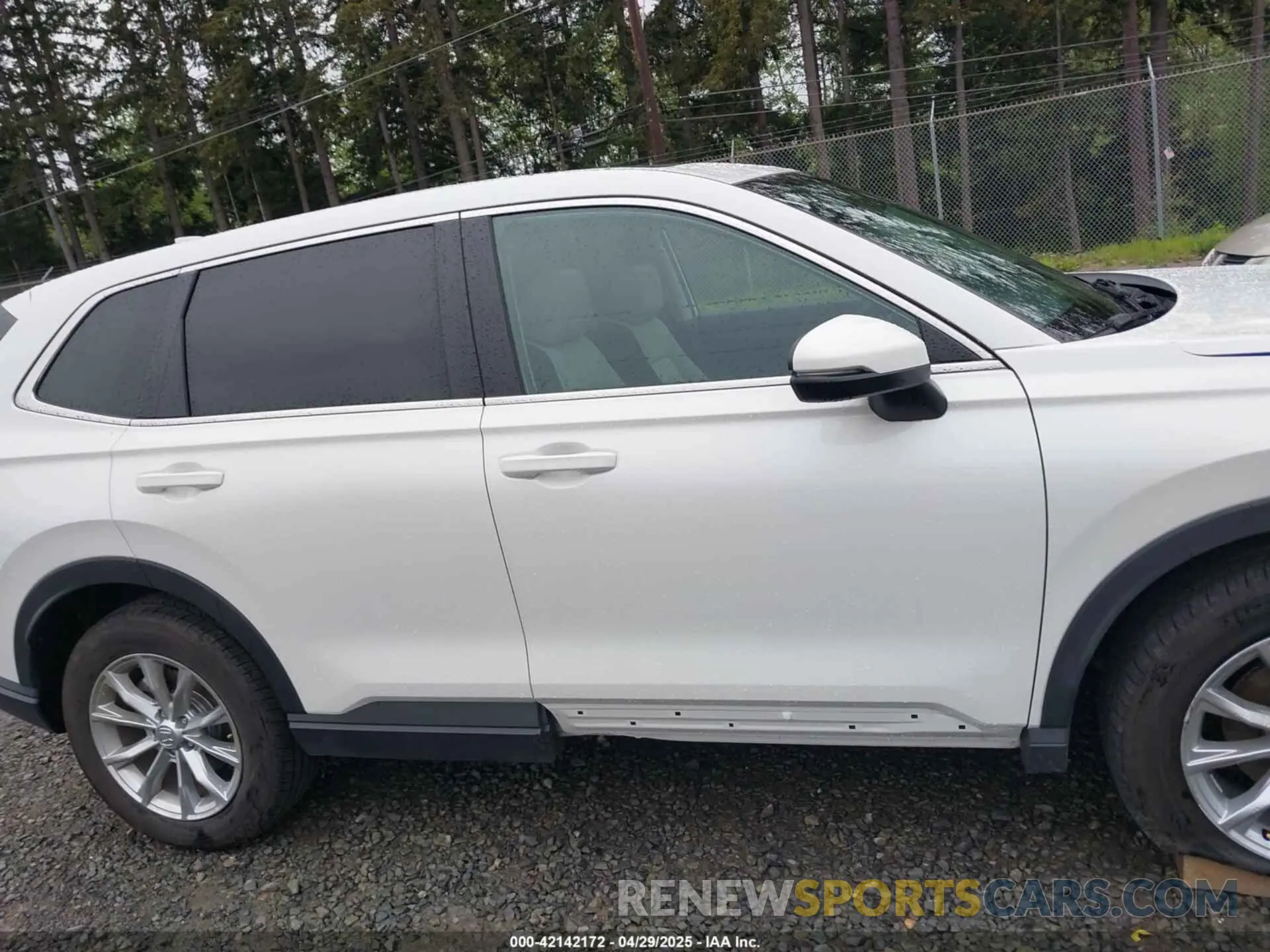 13 Photograph of a damaged car 2HKRS4H4XSH437266 HONDA CR-V 2025