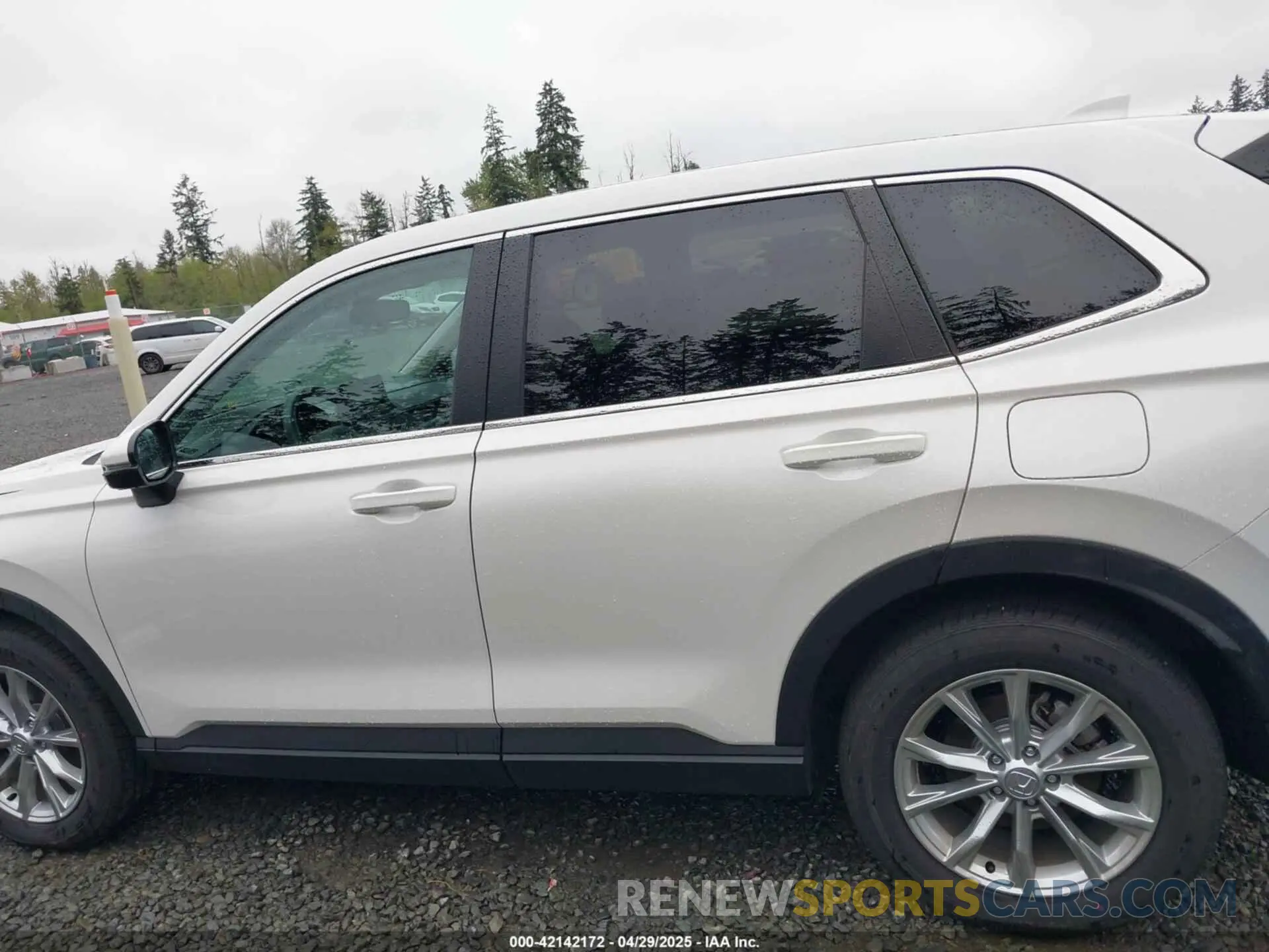 14 Photograph of a damaged car 2HKRS4H4XSH437266 HONDA CR-V 2025