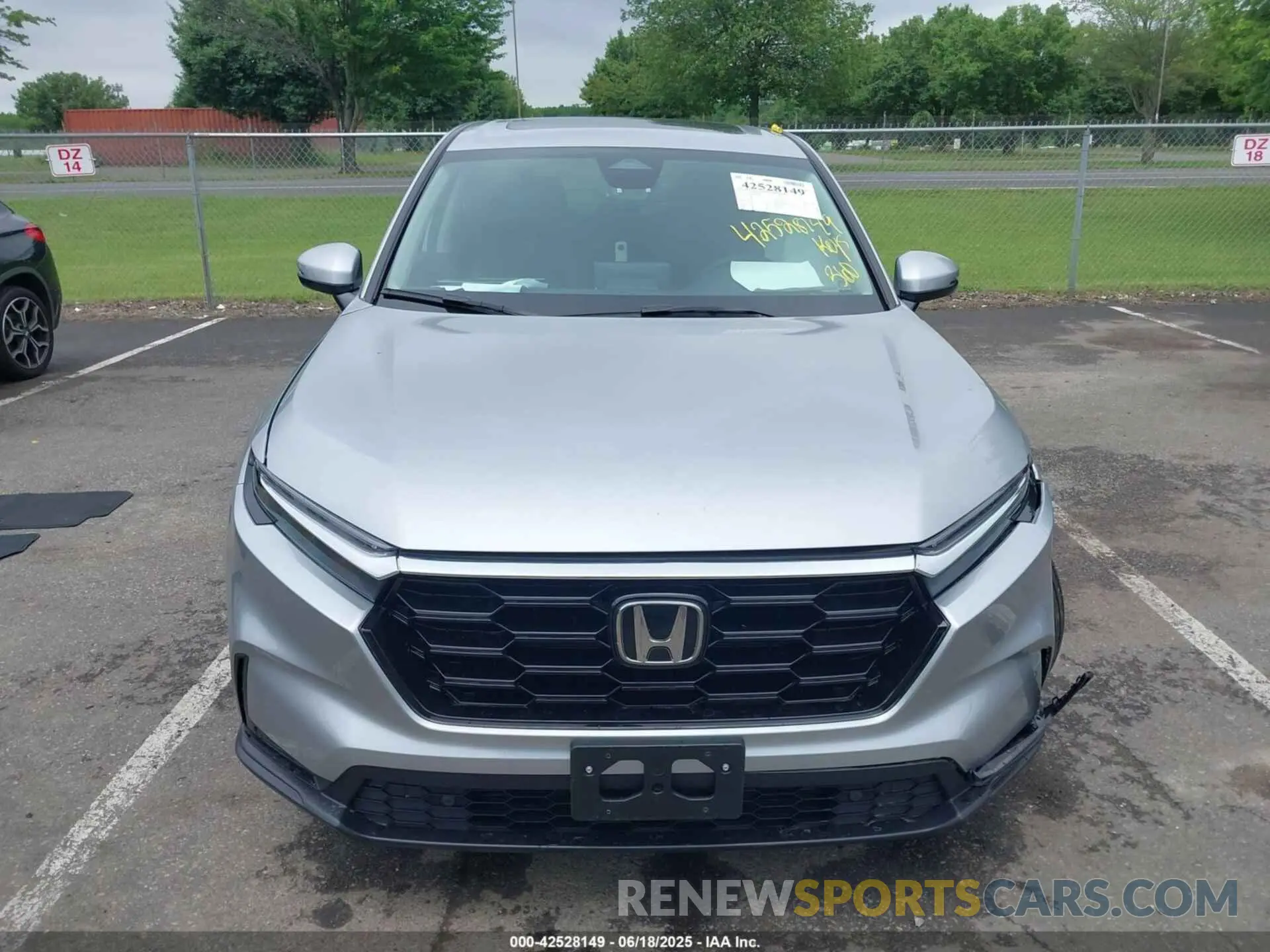 12 Photograph of a damaged car 2HKRS4H70SH487894 HONDA CR-V 2025