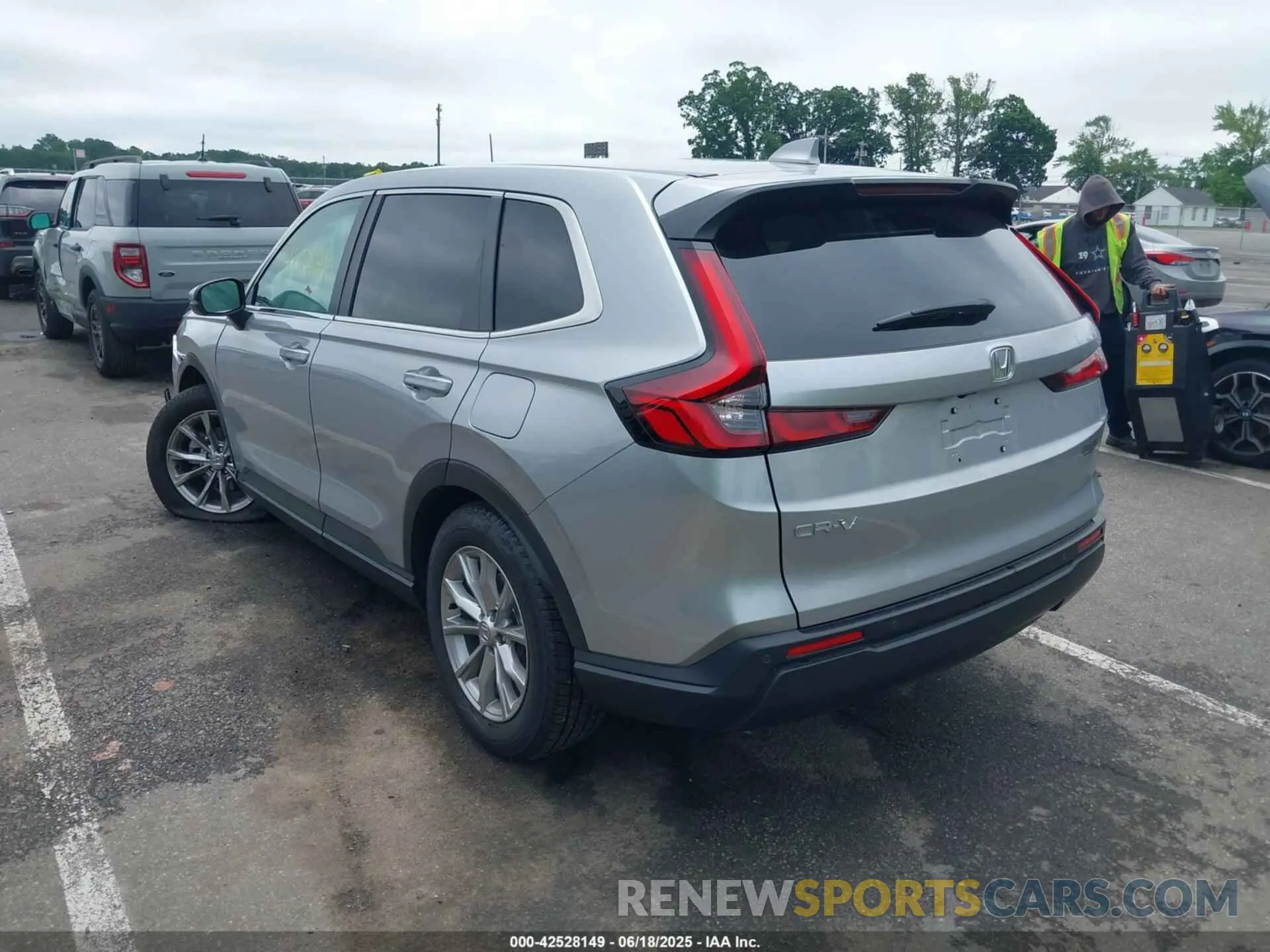 3 Photograph of a damaged car 2HKRS4H70SH487894 HONDA CR-V 2025