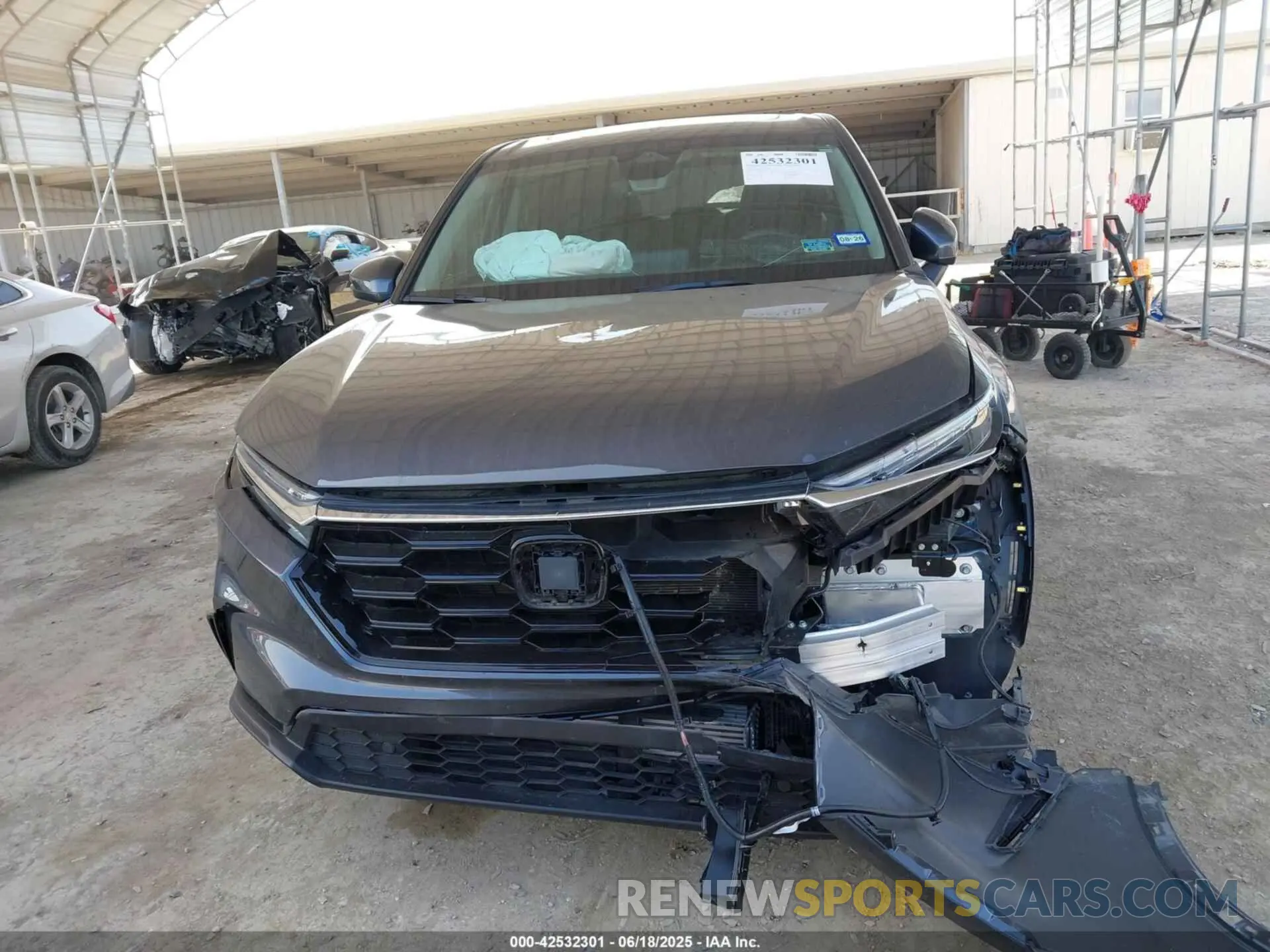 12 Photograph of a damaged car 2HKRS4H71SH415649 HONDA CR-V 2025