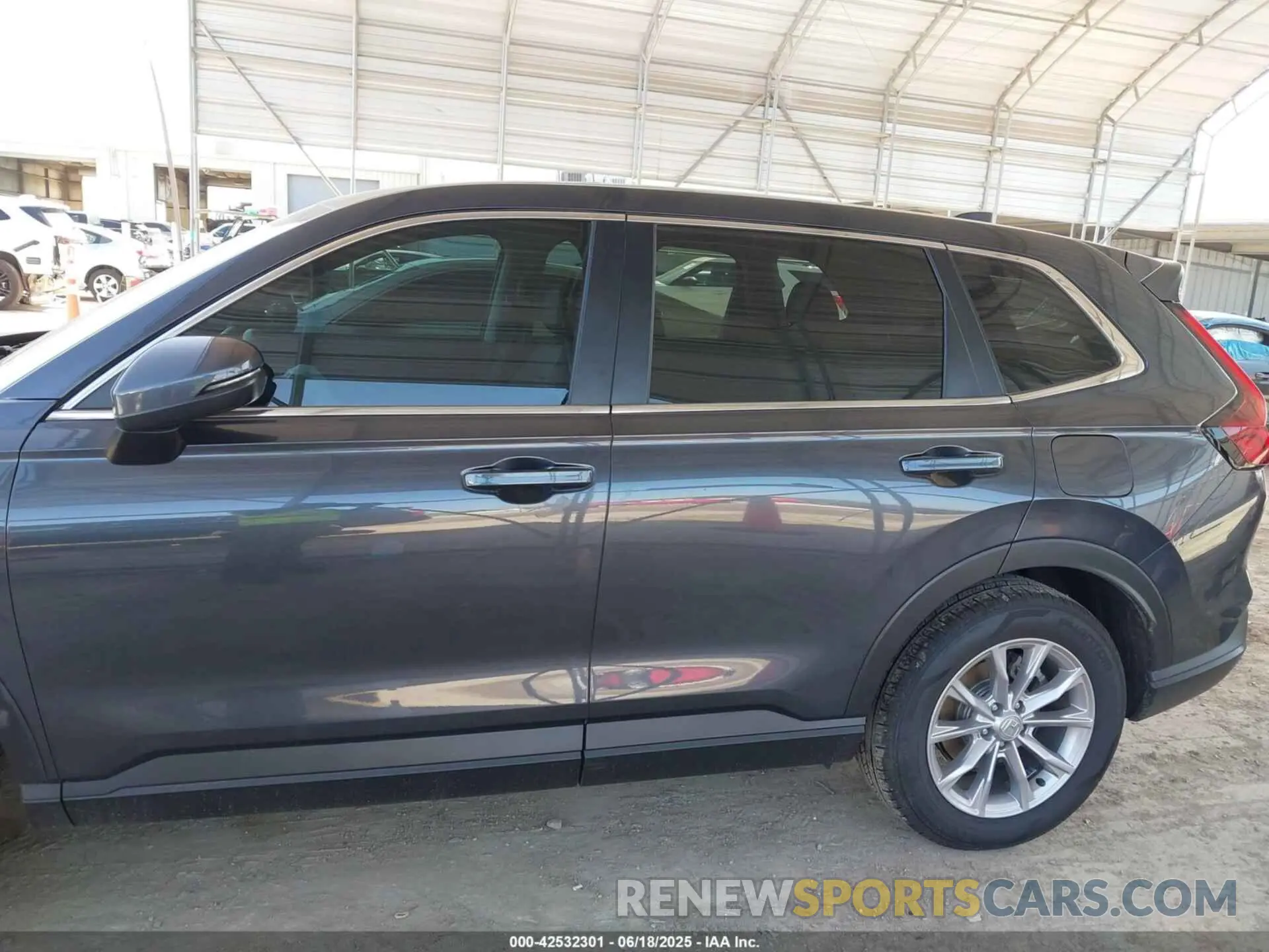 14 Photograph of a damaged car 2HKRS4H71SH415649 HONDA CR-V 2025