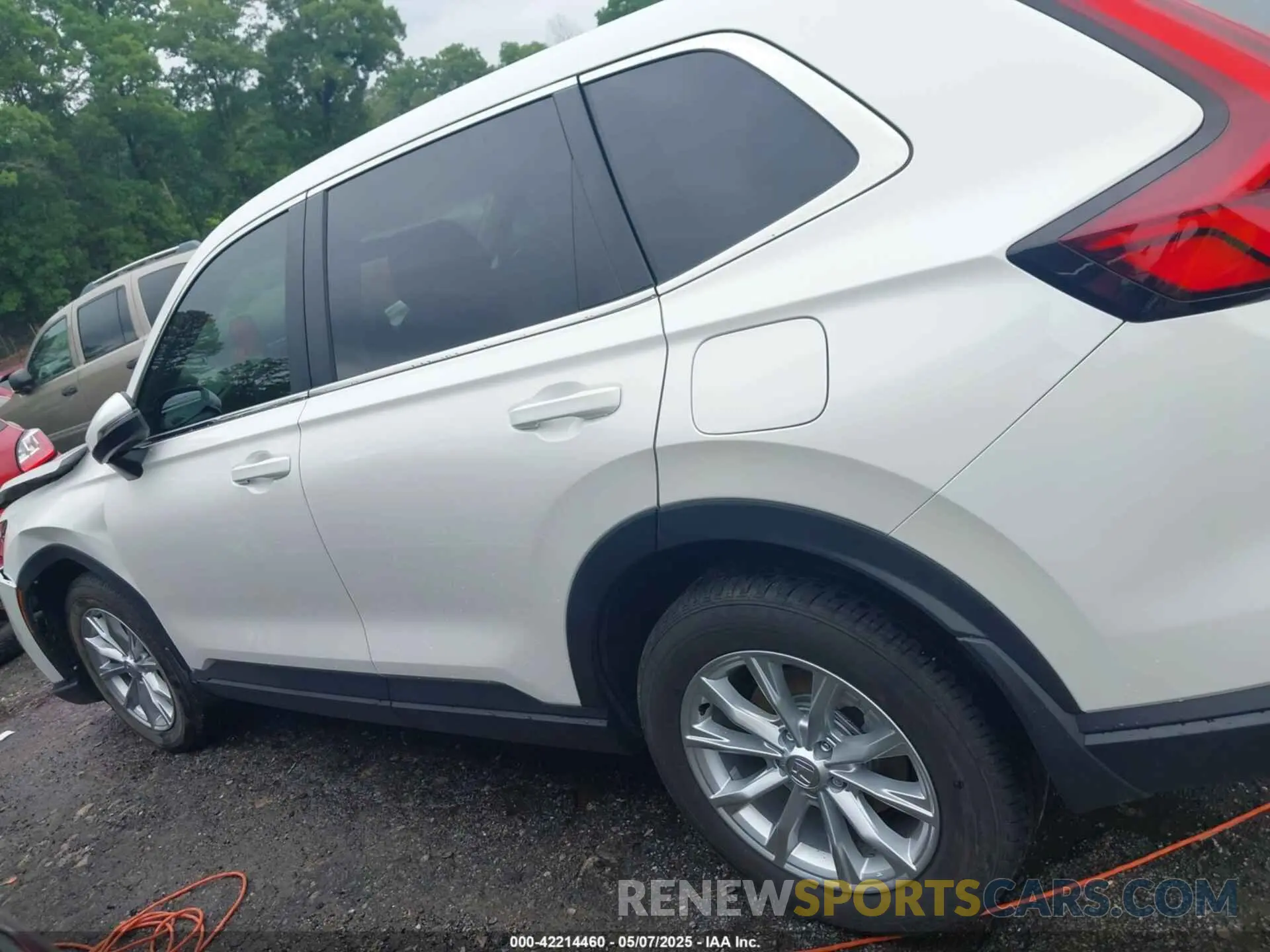 14 Photograph of a damaged car 2HKRS4H71SH430152 HONDA CR-V 2025