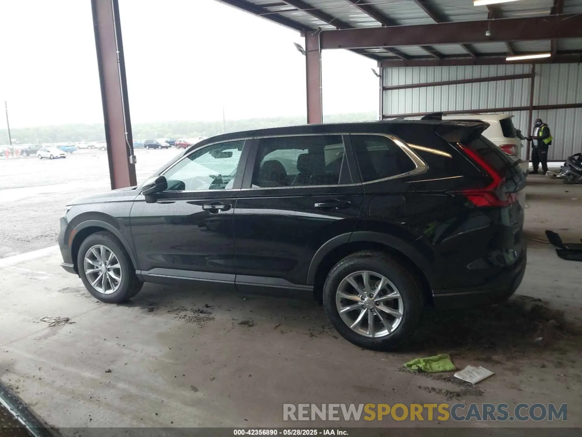 14 Photograph of a damaged car 2HKRS4H71SH483935 HONDA CR-V 2025