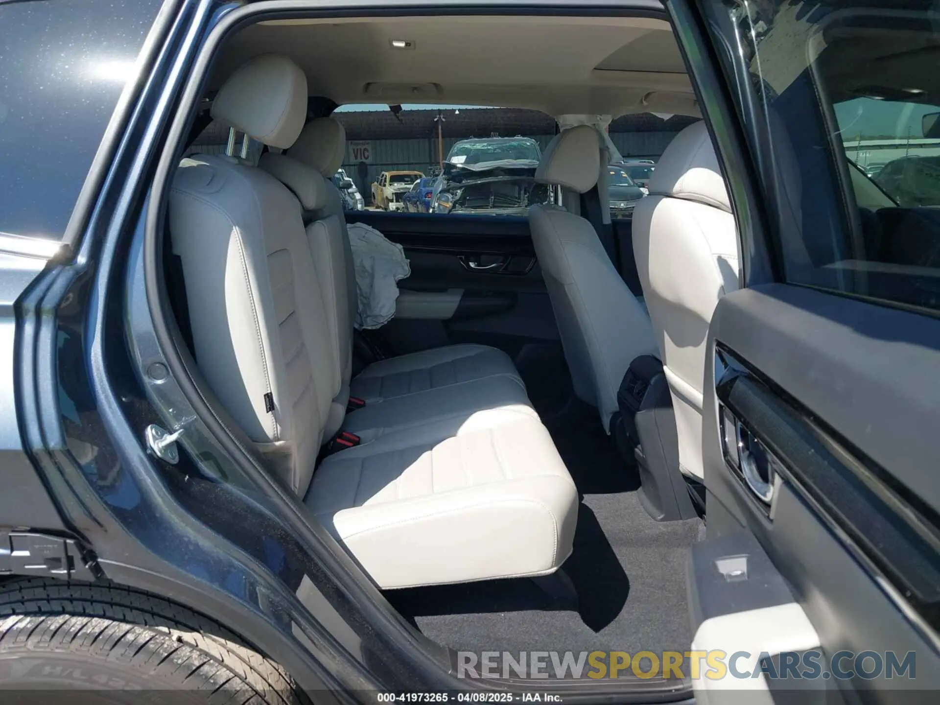 8 Photograph of a damaged car 2HKRS4H73SH401803 HONDA CR-V 2025