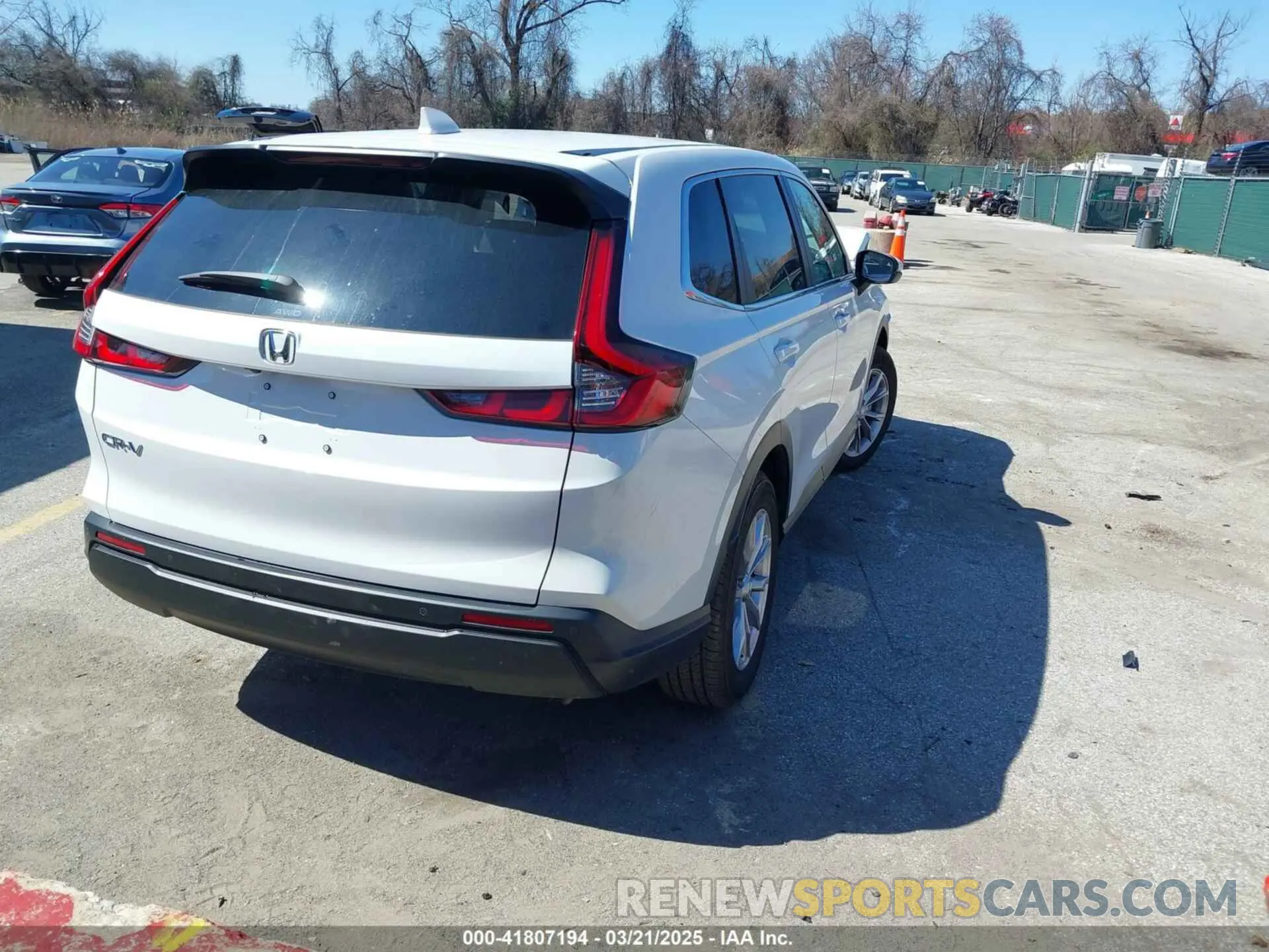 4 Photograph of a damaged car 2HKRS4H73SH407262 HONDA CR-V 2025