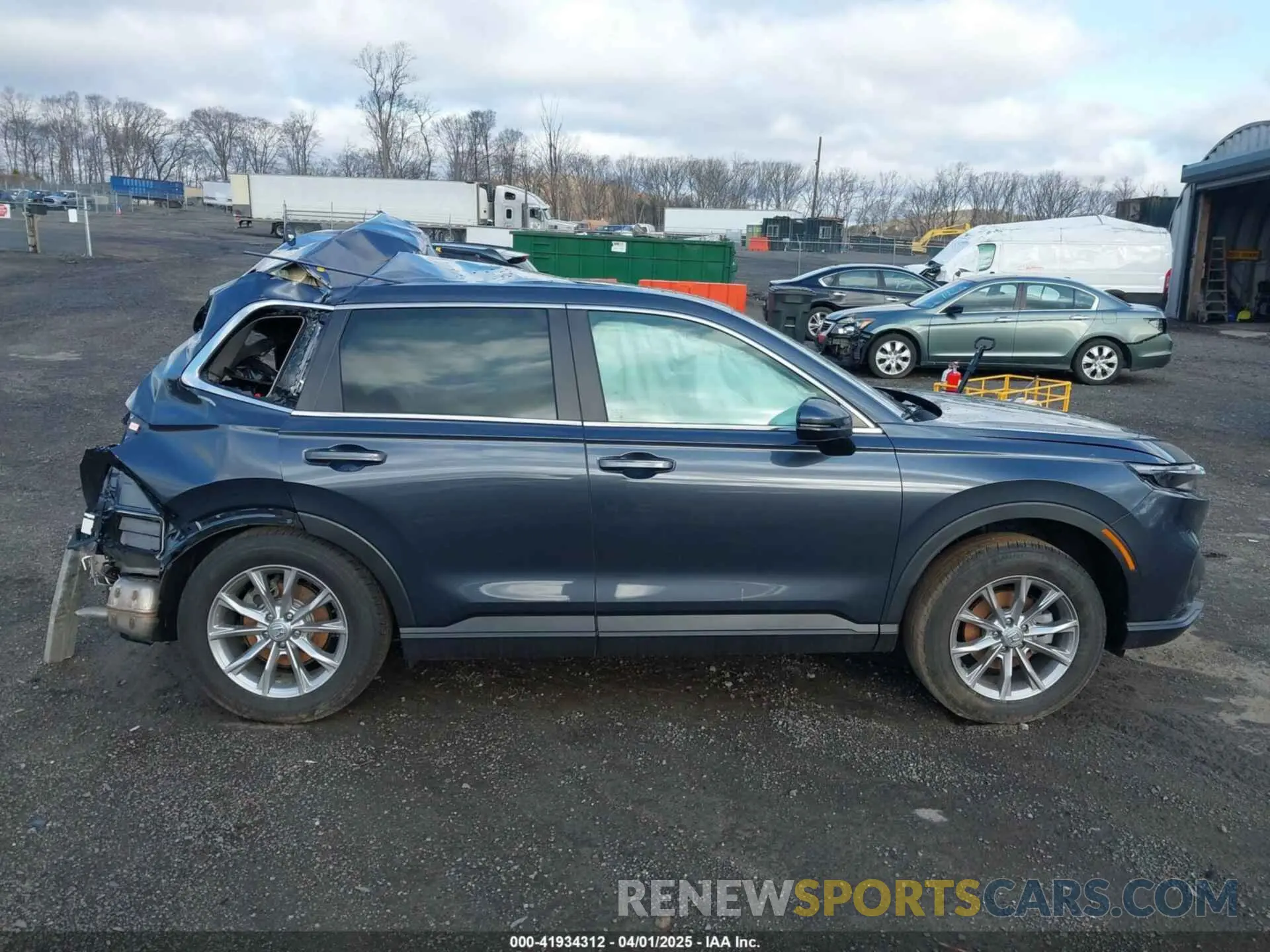 13 Photograph of a damaged car 2HKRS4H73SH412901 HONDA CR-V 2025