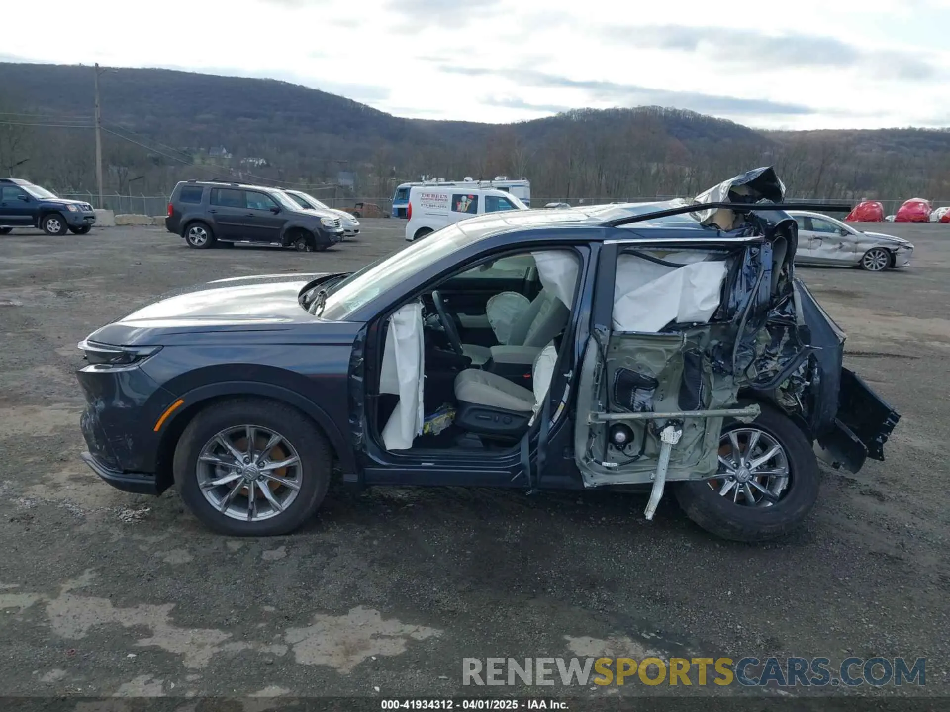 14 Photograph of a damaged car 2HKRS4H73SH412901 HONDA CR-V 2025
