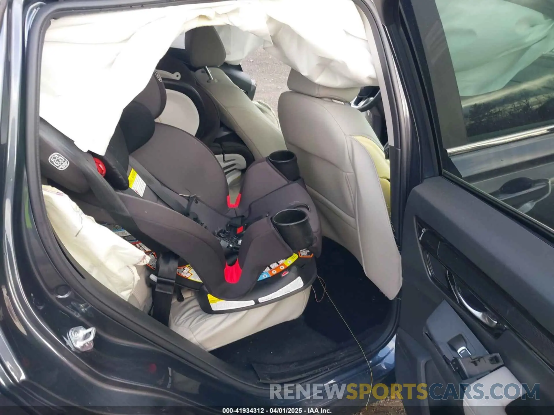 8 Photograph of a damaged car 2HKRS4H73SH412901 HONDA CR-V 2025