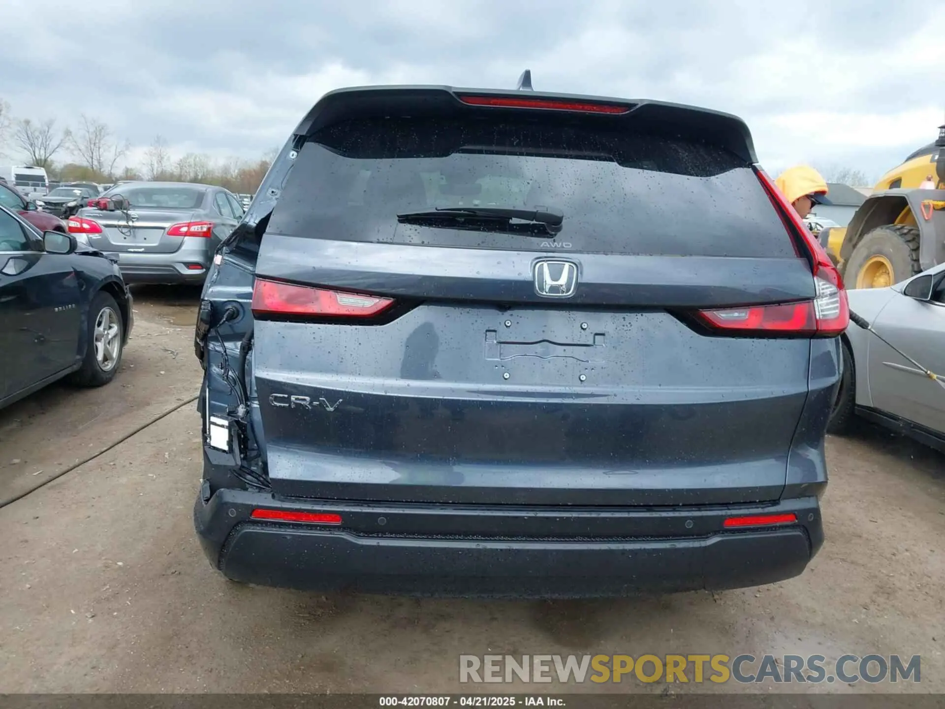 17 Photograph of a damaged car 2HKRS4H73SH422036 HONDA CR-V 2025