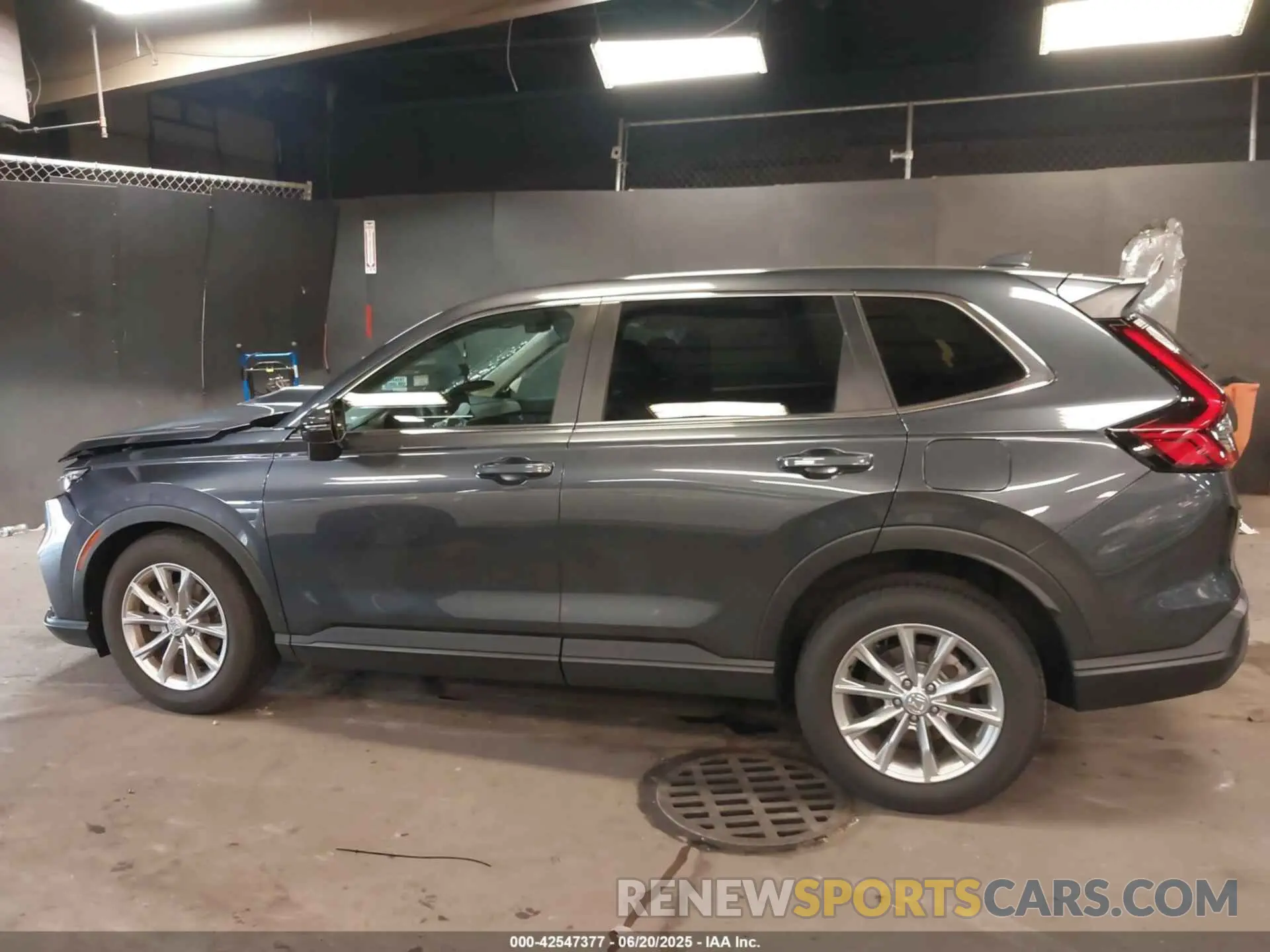 14 Photograph of a damaged car 2HKRS4H73SH453142 HONDA CR-V 2025