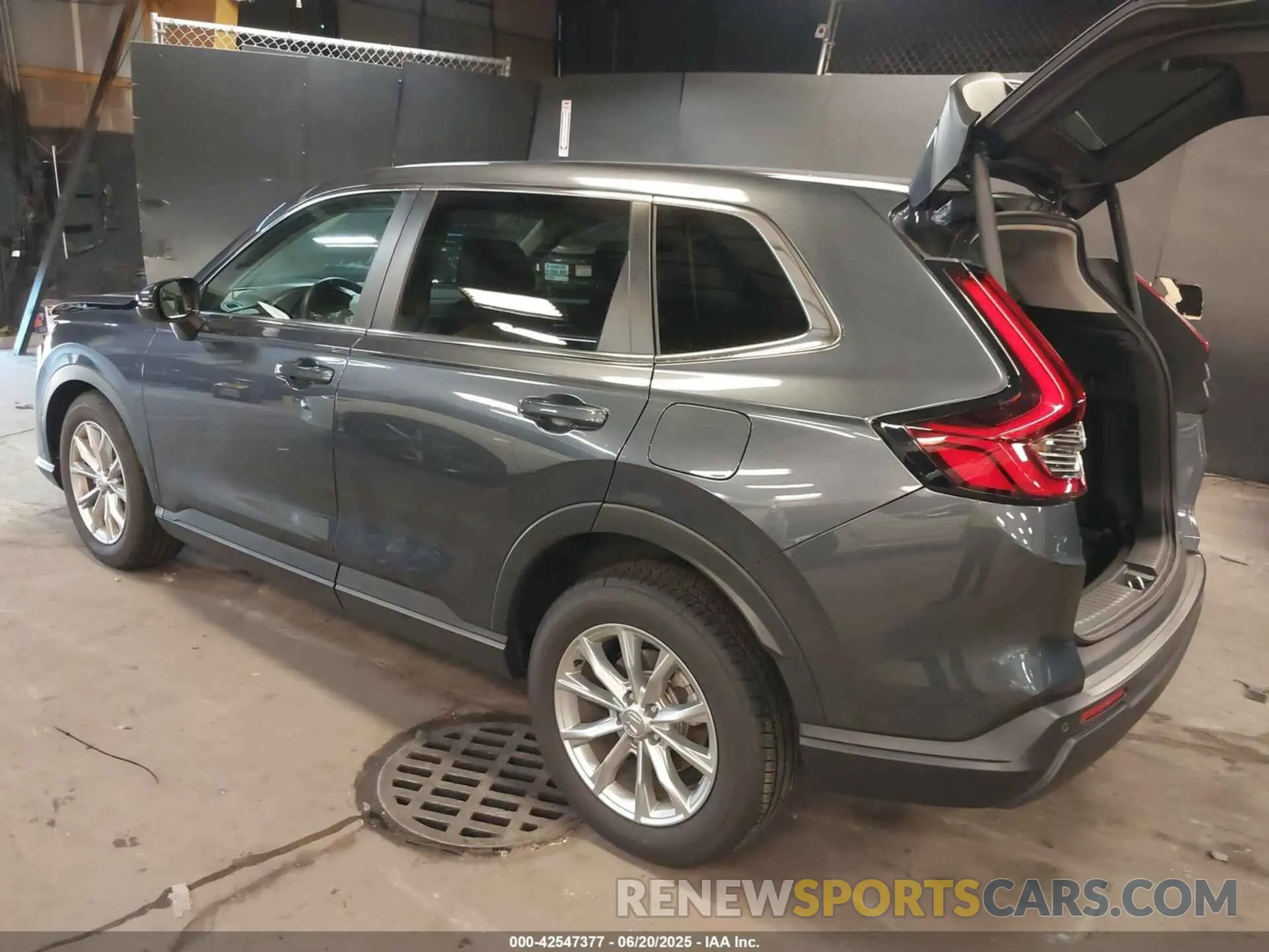 3 Photograph of a damaged car 2HKRS4H73SH453142 HONDA CR-V 2025