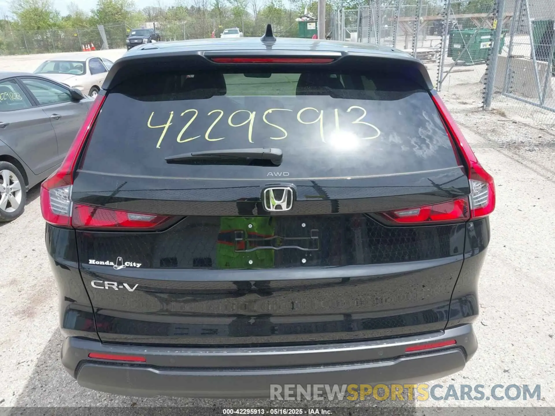 16 Photograph of a damaged car 2HKRS4H74SH449410 HONDA CR-V 2025