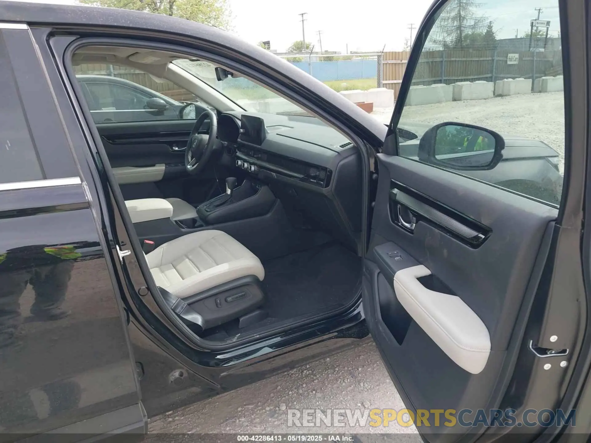5 Photograph of a damaged car 2HKRS4H75SH419400 HONDA CR-V 2025