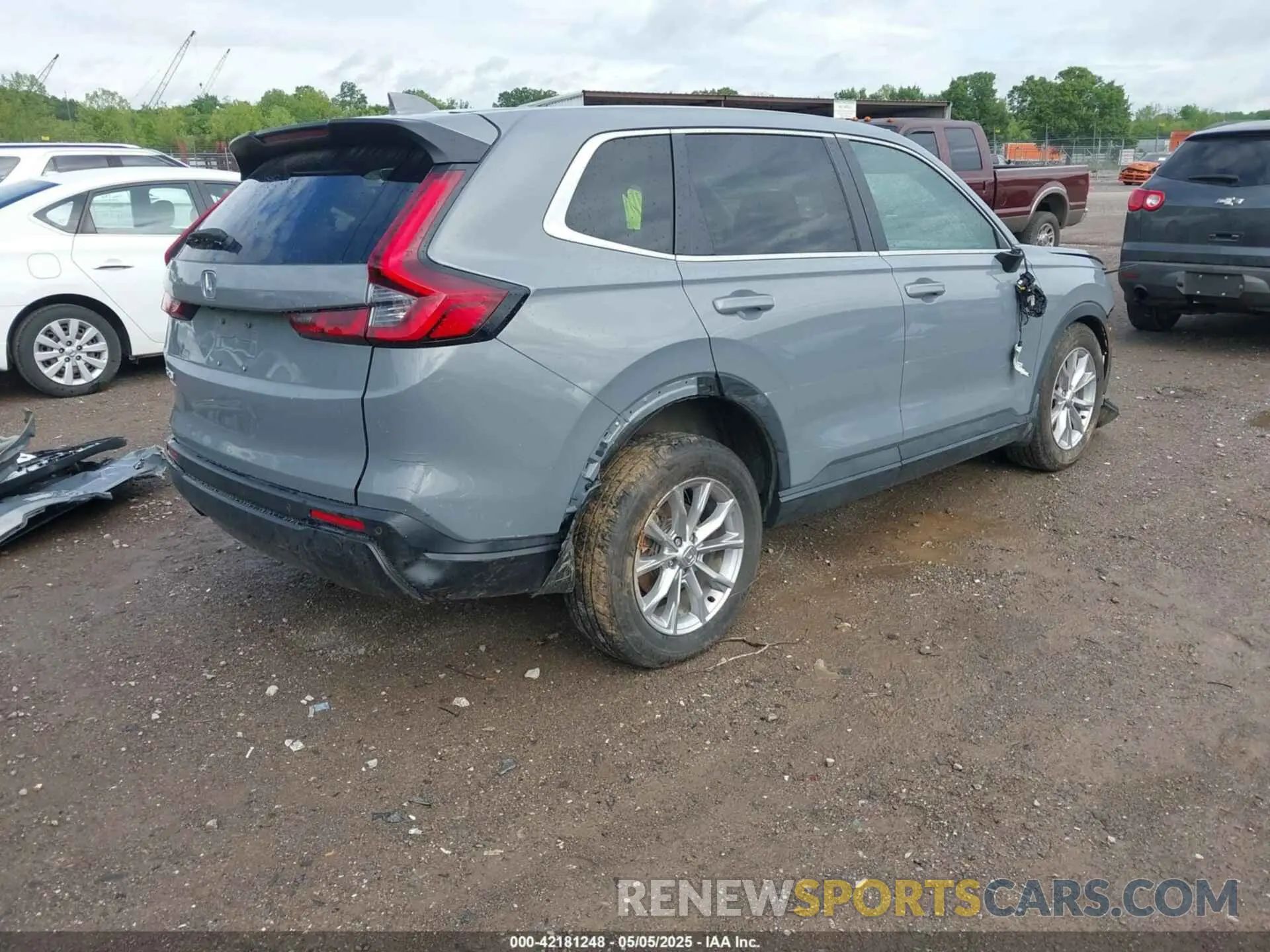 4 Photograph of a damaged car 2HKRS4H75SH442904 HONDA CR-V 2025