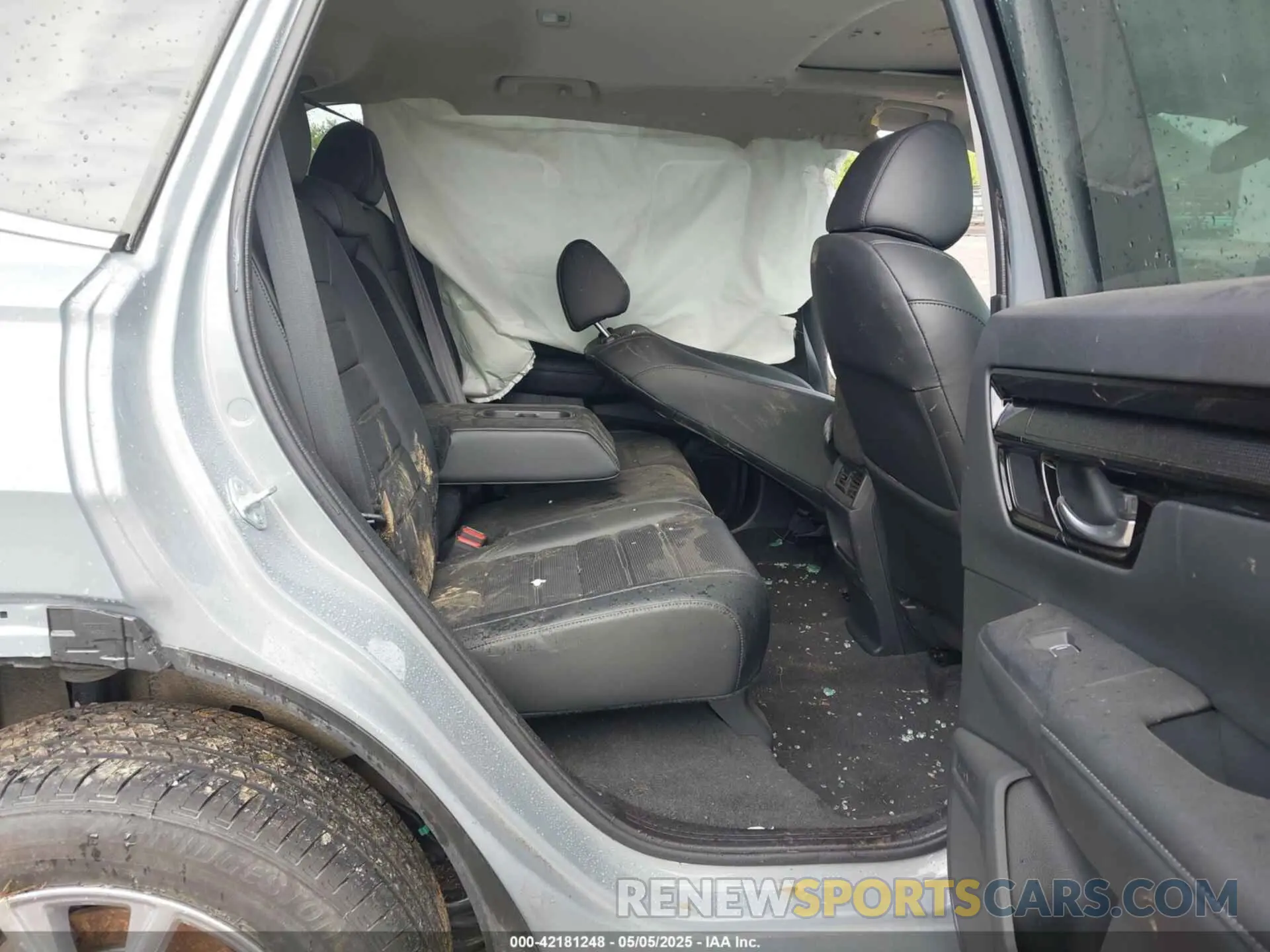 8 Photograph of a damaged car 2HKRS4H75SH442904 HONDA CR-V 2025