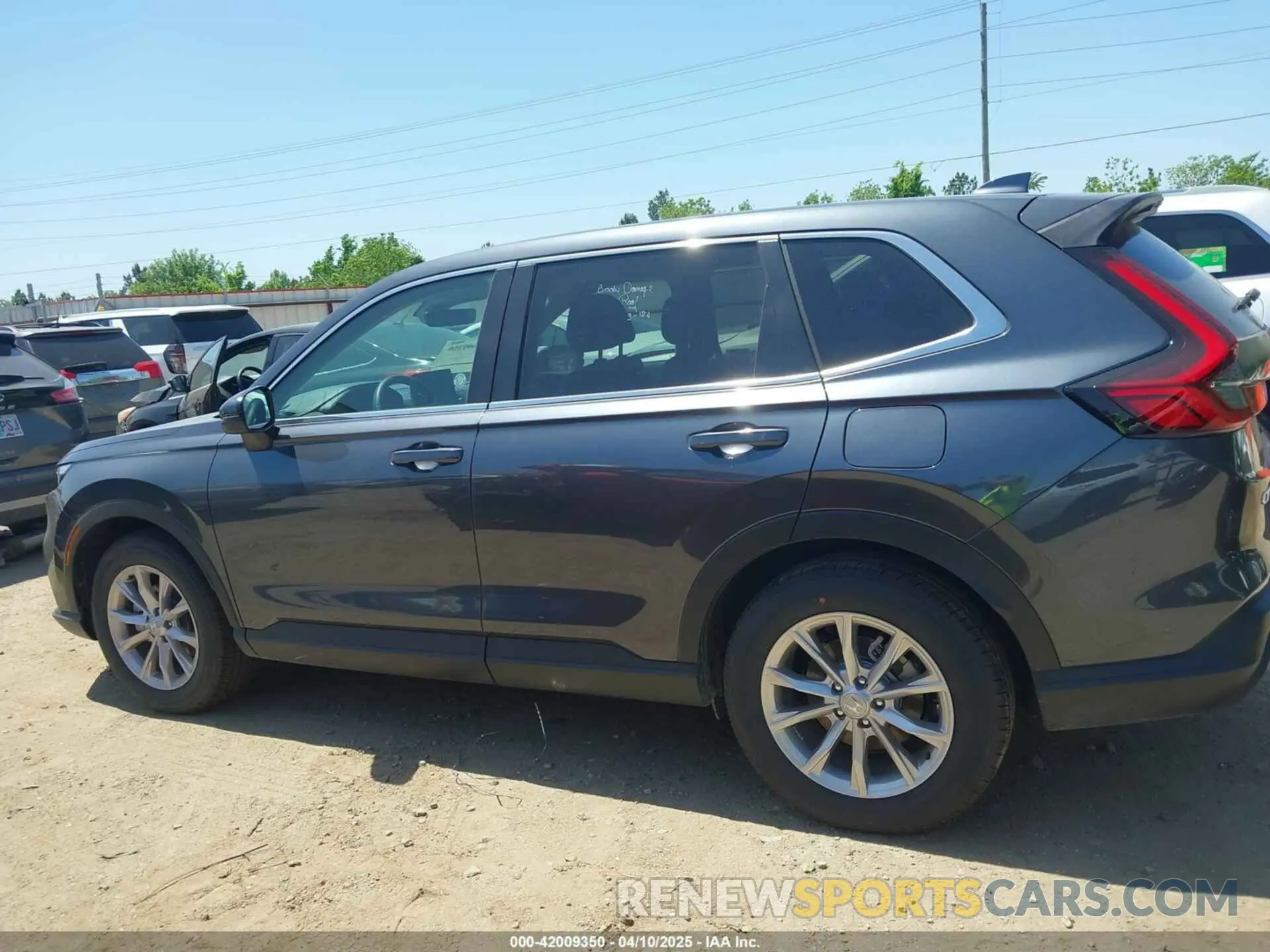14 Photograph of a damaged car 2HKRS4H75SH464336 HONDA CR-V 2025