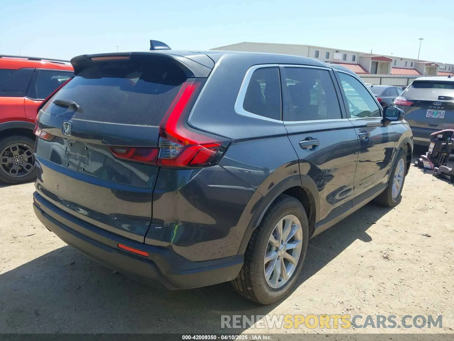 4 Photograph of a damaged car 2HKRS4H75SH464336 HONDA CR-V 2025