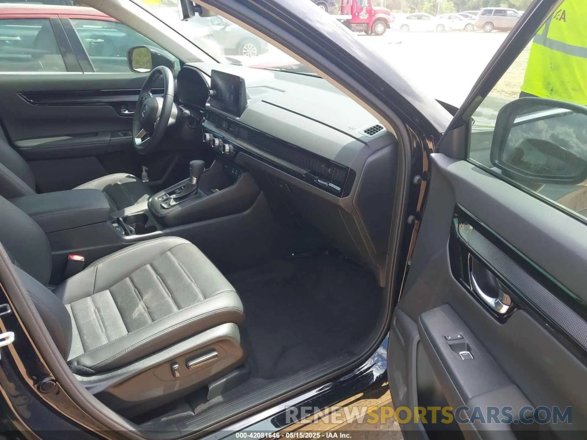 5 Photograph of a damaged car 2HKRS4H76SH404744 HONDA CR-V 2025