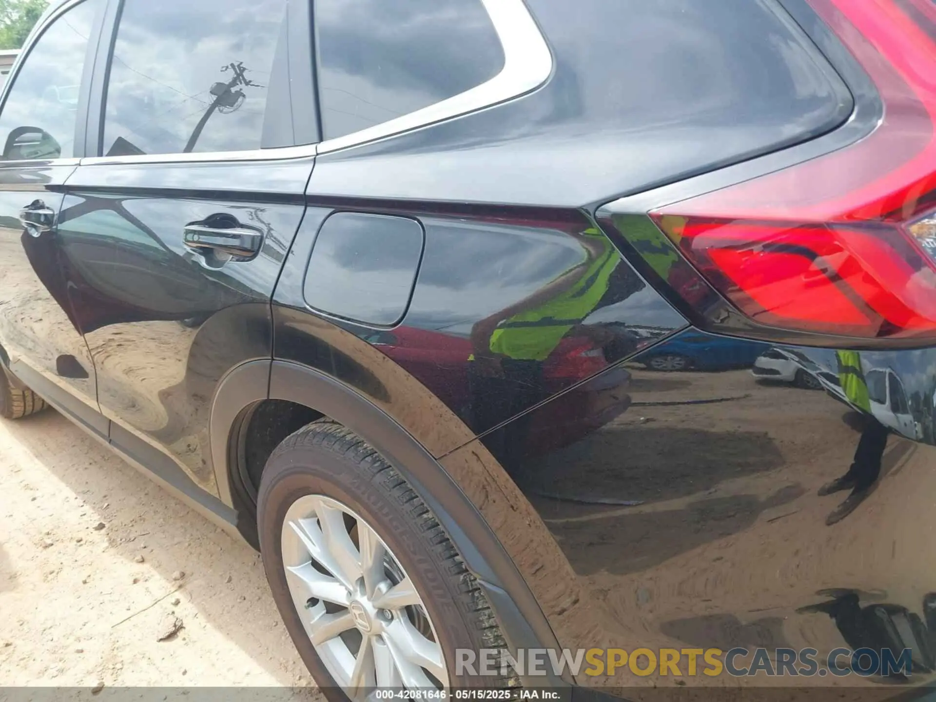6 Photograph of a damaged car 2HKRS4H76SH404744 HONDA CR-V 2025