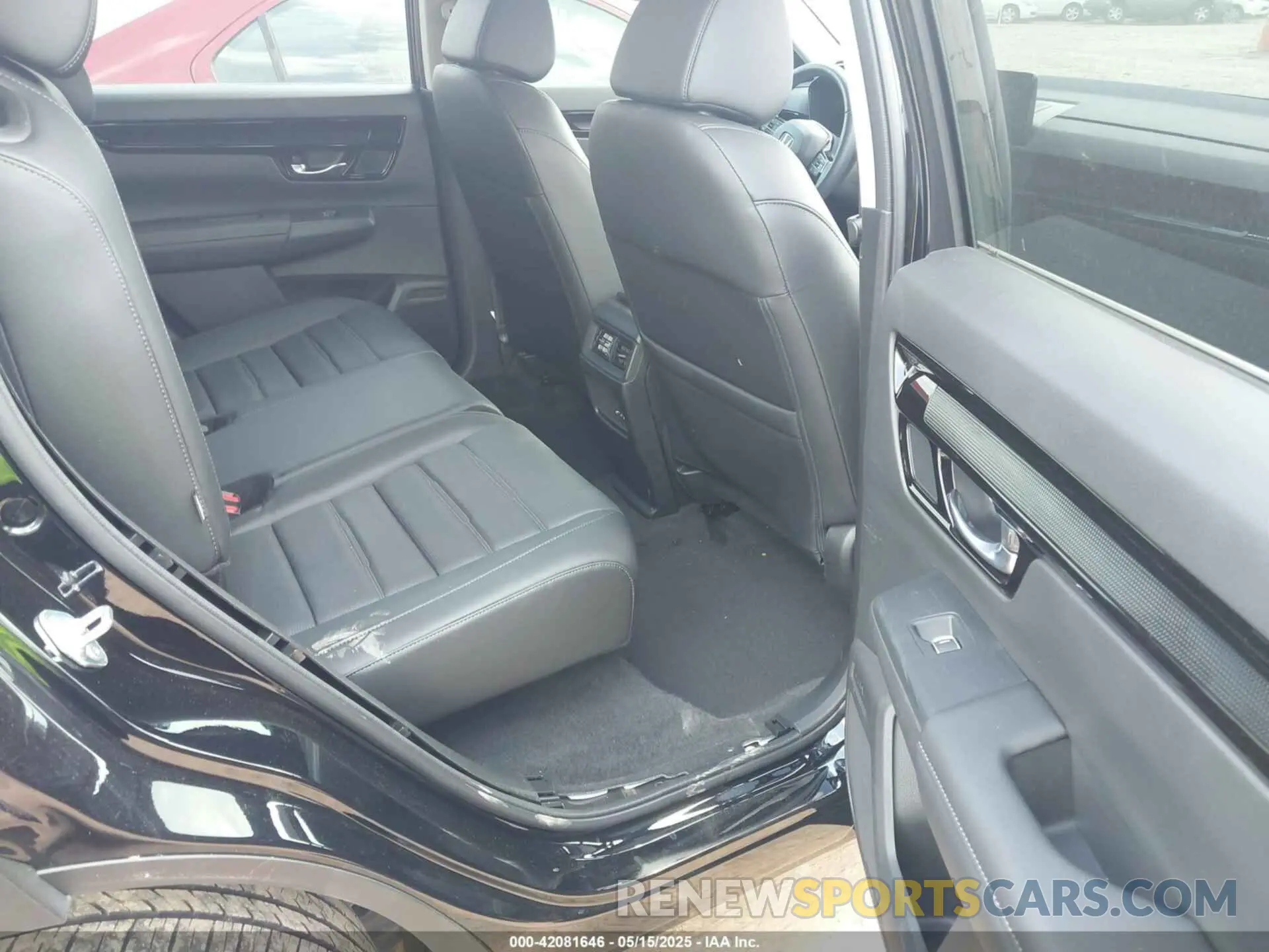 8 Photograph of a damaged car 2HKRS4H76SH404744 HONDA CR-V 2025