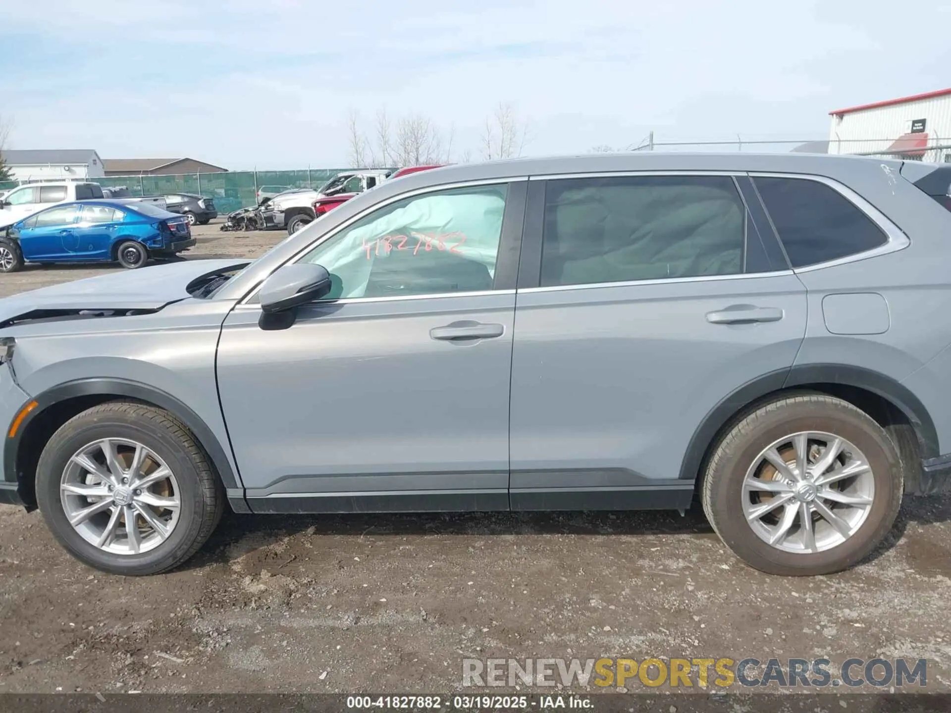 14 Photograph of a damaged car 2HKRS4H76SH441681 HONDA CR-V 2025