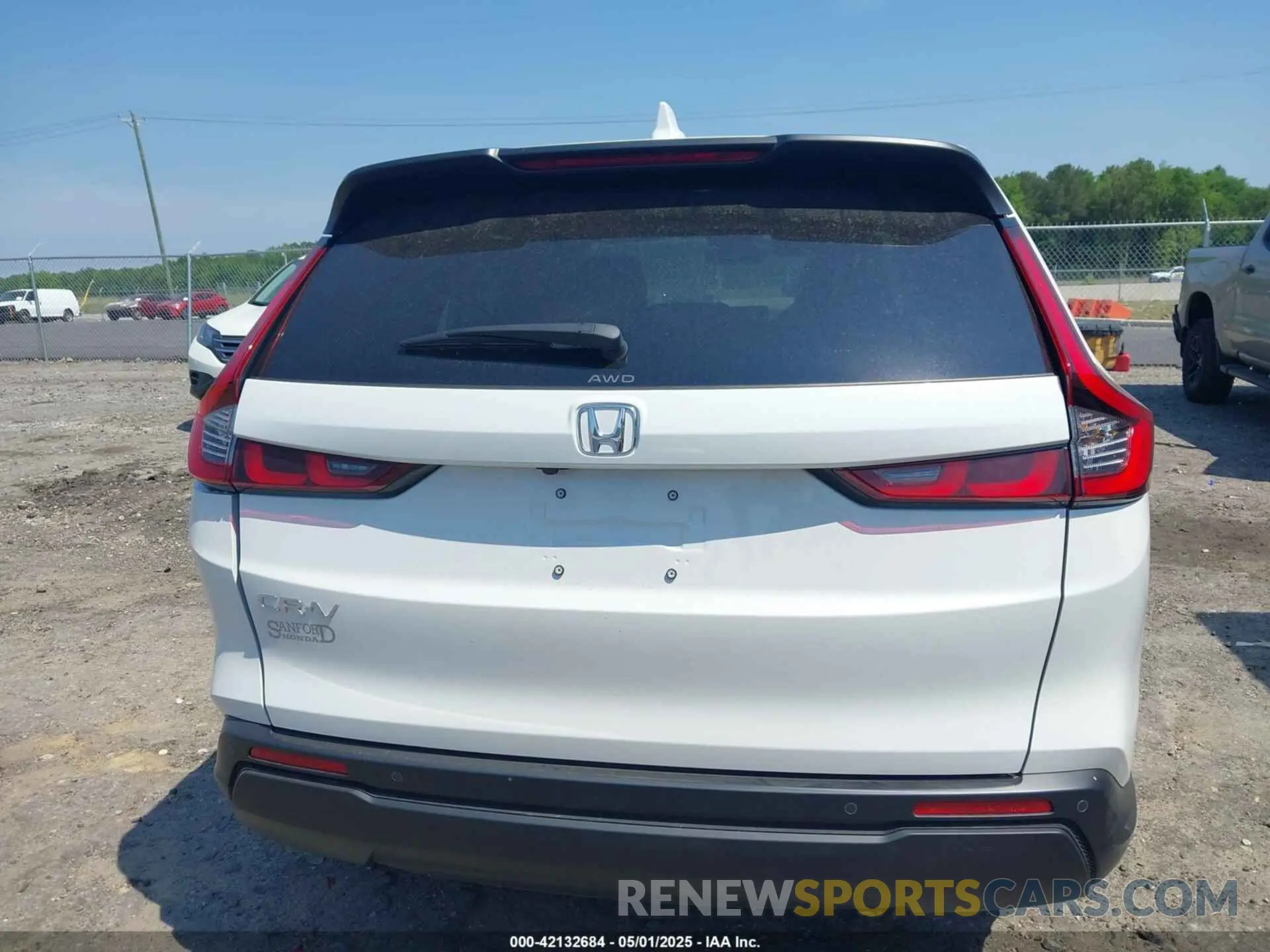 17 Photograph of a damaged car 2HKRS4H78SH477789 HONDA CR-V 2025
