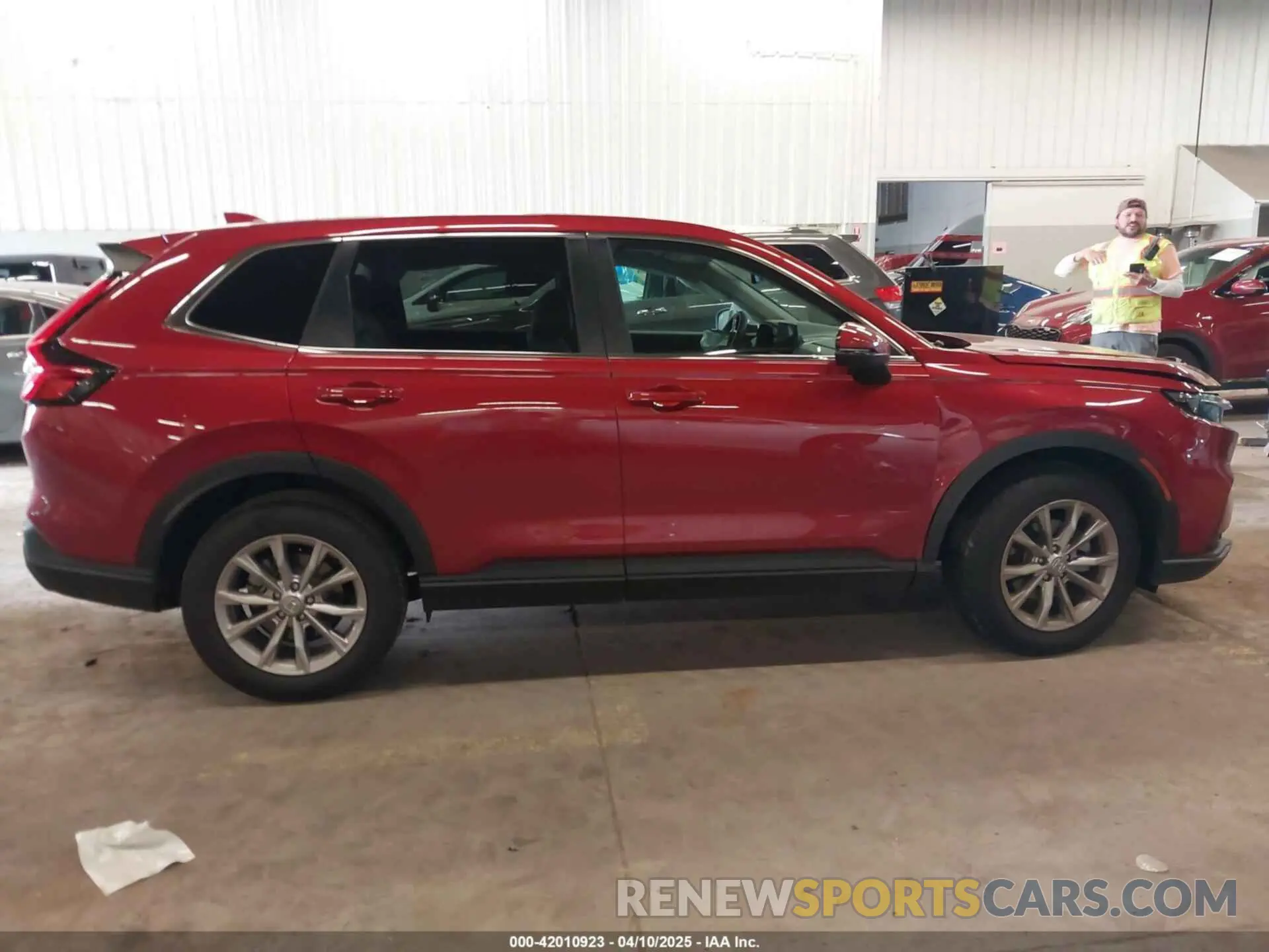14 Photograph of a damaged car 2HKRS4H79SH424910 HONDA CR-V 2025