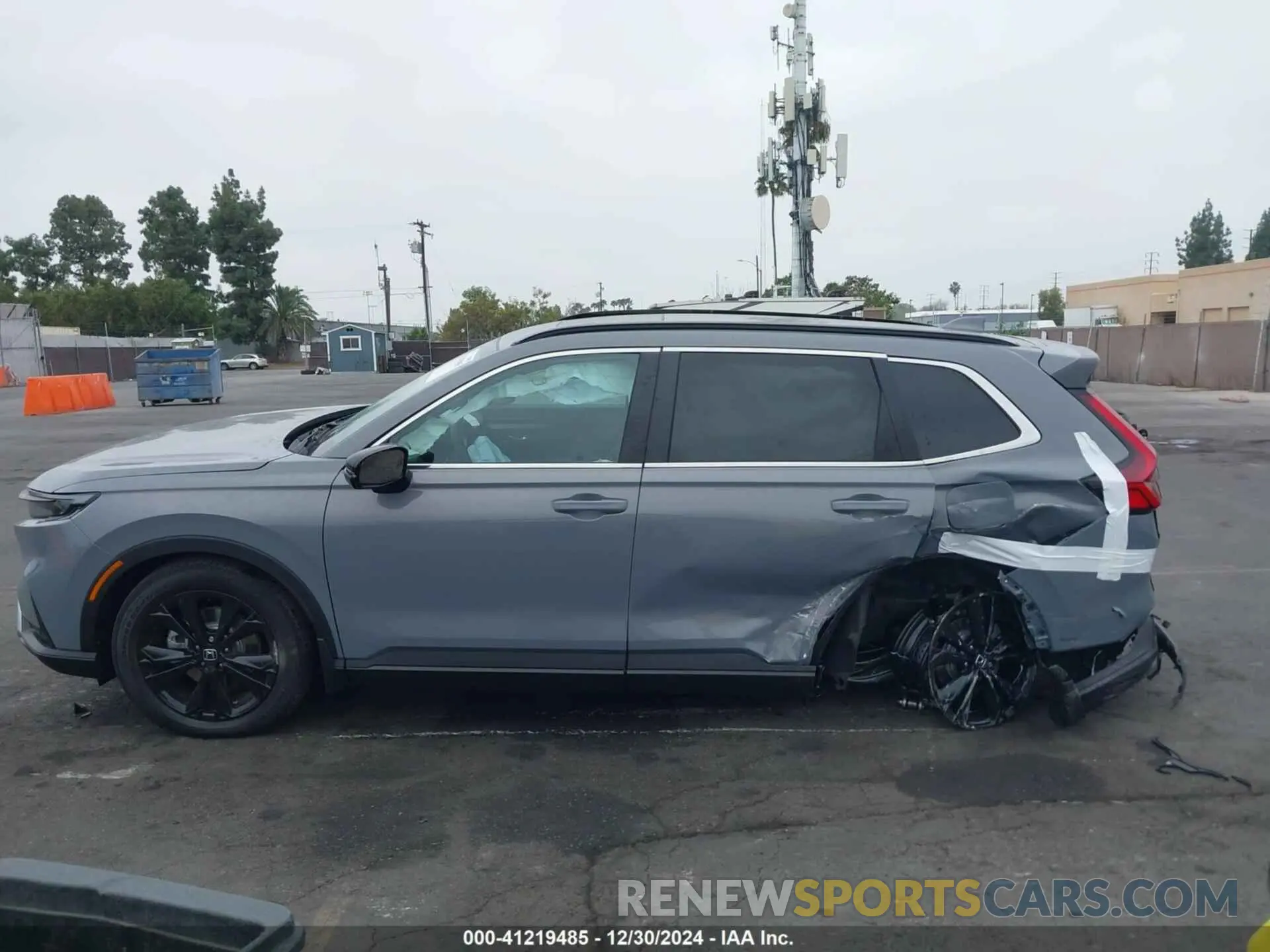 14 Photograph of a damaged car 2HKRS6H99SH811809 HONDA CR-V 2025