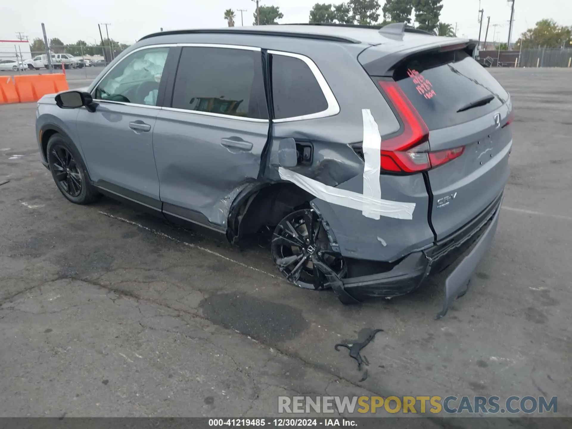 3 Photograph of a damaged car 2HKRS6H99SH811809 HONDA CR-V 2025