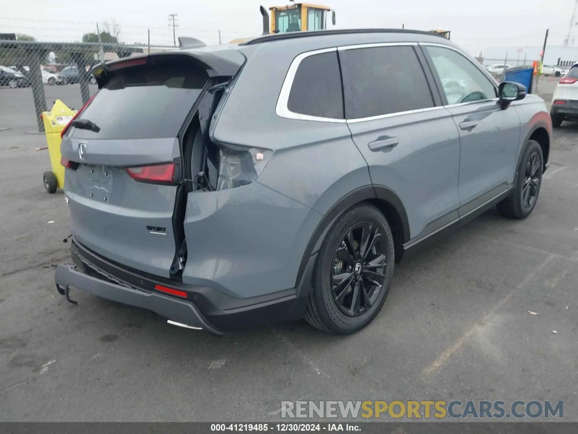 4 Photograph of a damaged car 2HKRS6H99SH811809 HONDA CR-V 2025